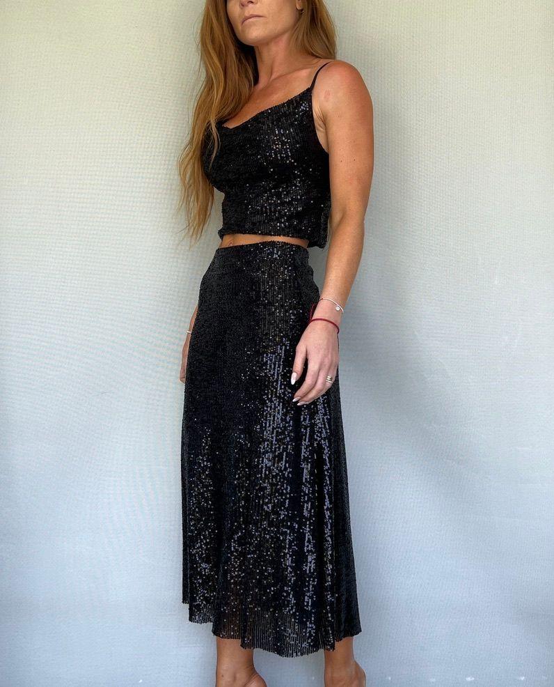 Conjunto Glam  Top y Falda lentejuelas negras-2