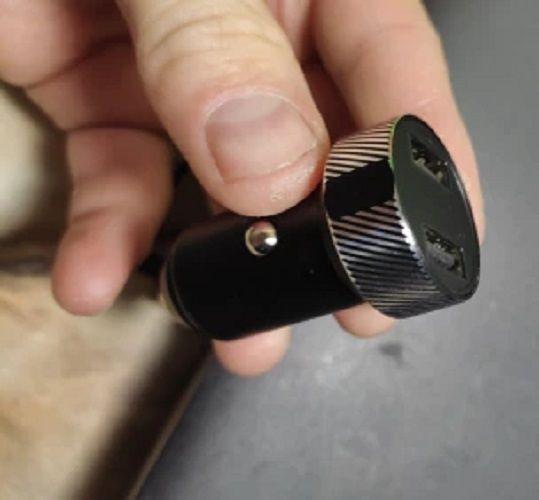 Cargador Auto Dual USB Carga Ultra Rápida | Cuerpo de Metal Titanio y Voltímetro-3