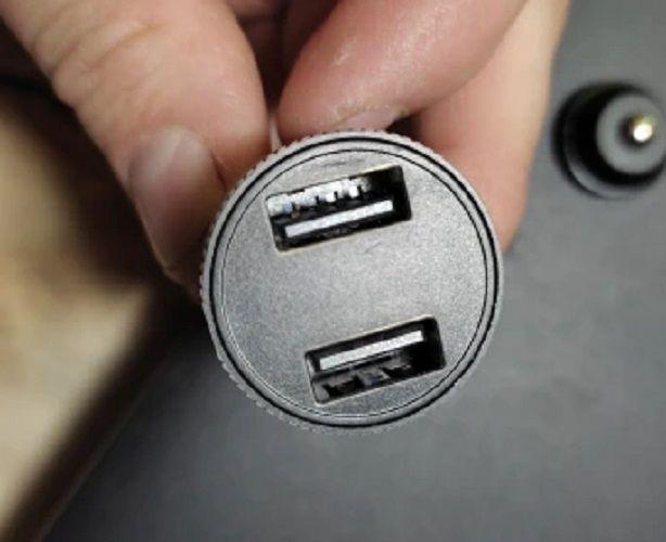 Cargador Auto Dual USB Carga Ultra Rápida | Cuerpo de Metal Titanio y Voltímetro-7