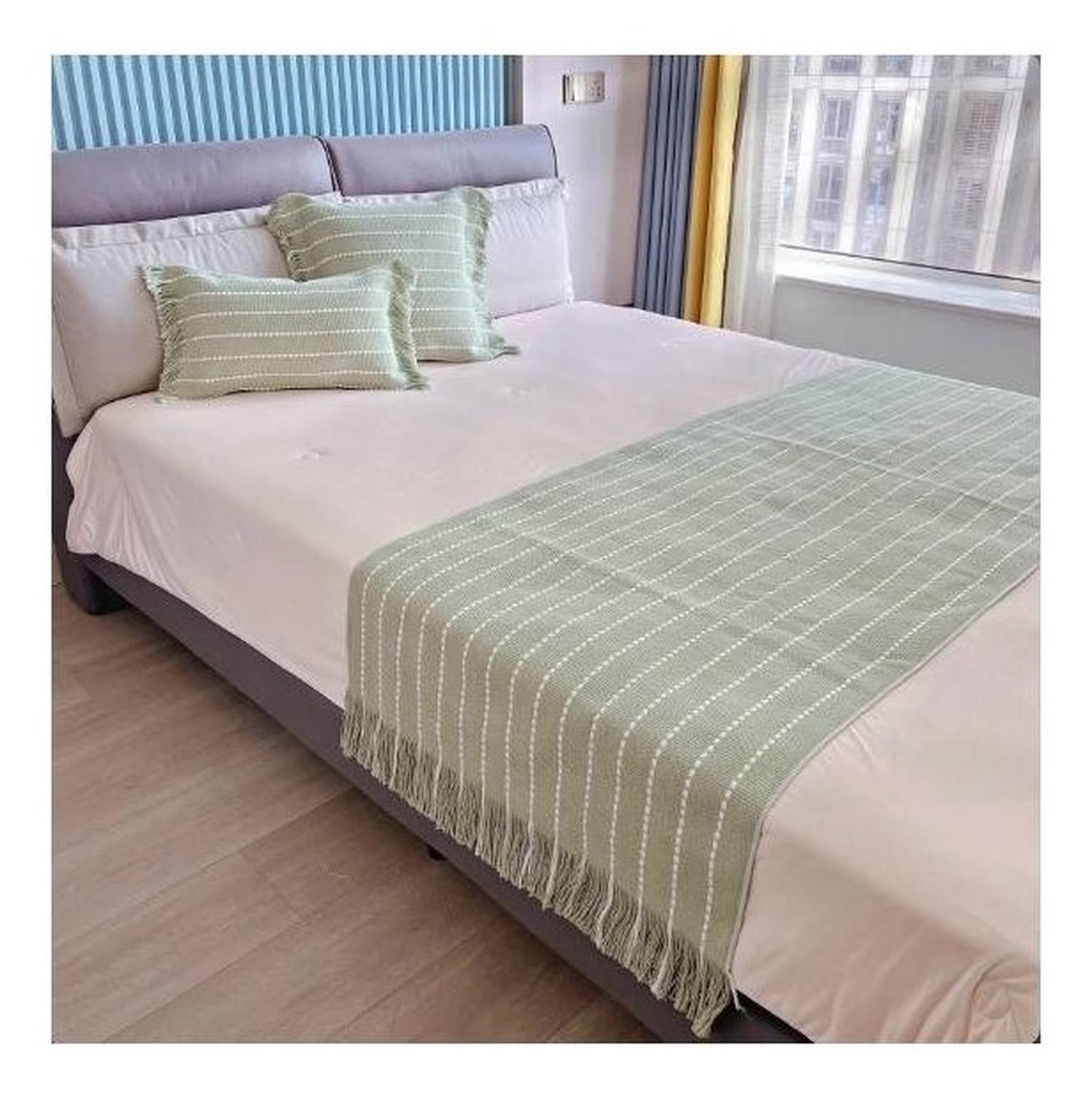 Set Piecera + Dos Fundas Líneas Tejido 70x210 Variedad-0
