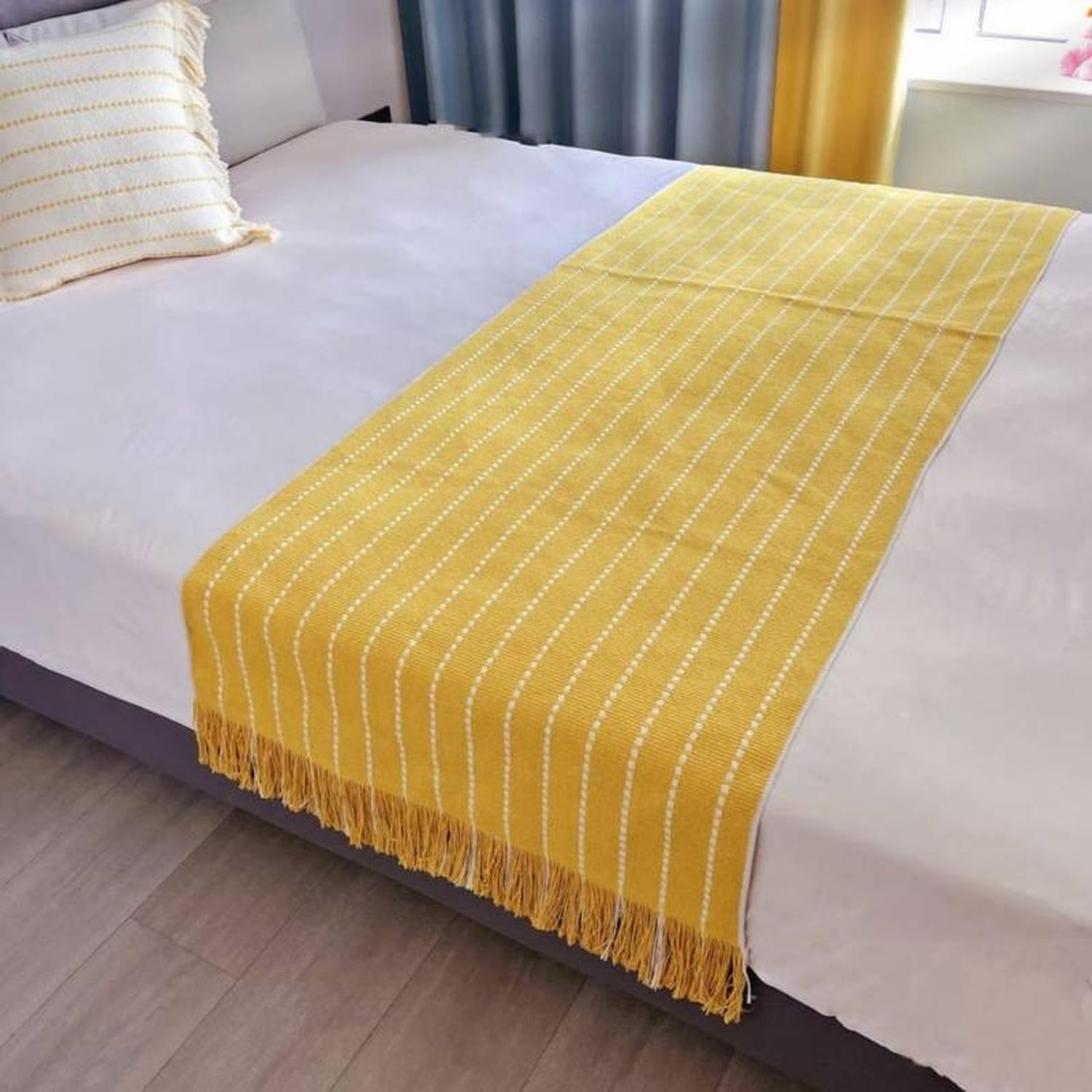 Set Piecera + Dos Fundas Líneas Tejido 70x210 Variedad-0