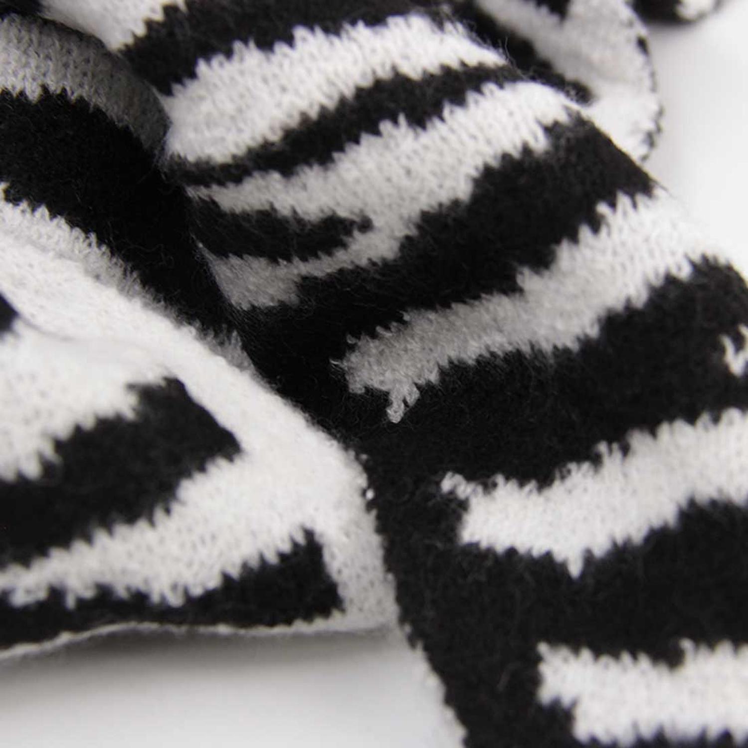 Bufanda / Chal Triangular Reversible Tejida Estampado Cebra-3