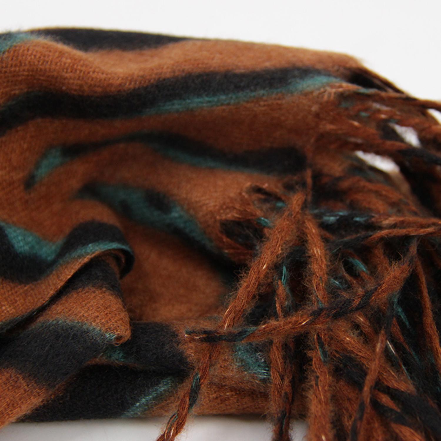 Bufanda Tipo Cashmere Estampado cebra color Mujer con Flecos Invierno-3