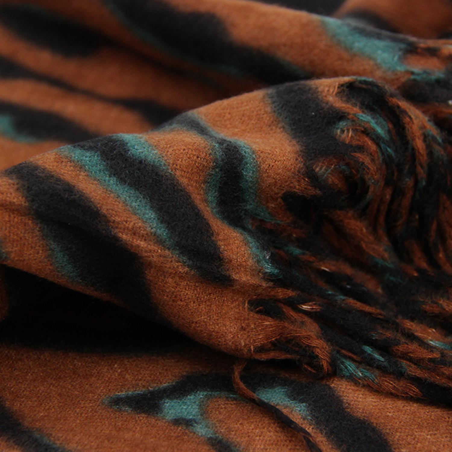 Bufanda Tipo Cashmere Estampado cebra color Mujer con Flecos Invierno-5