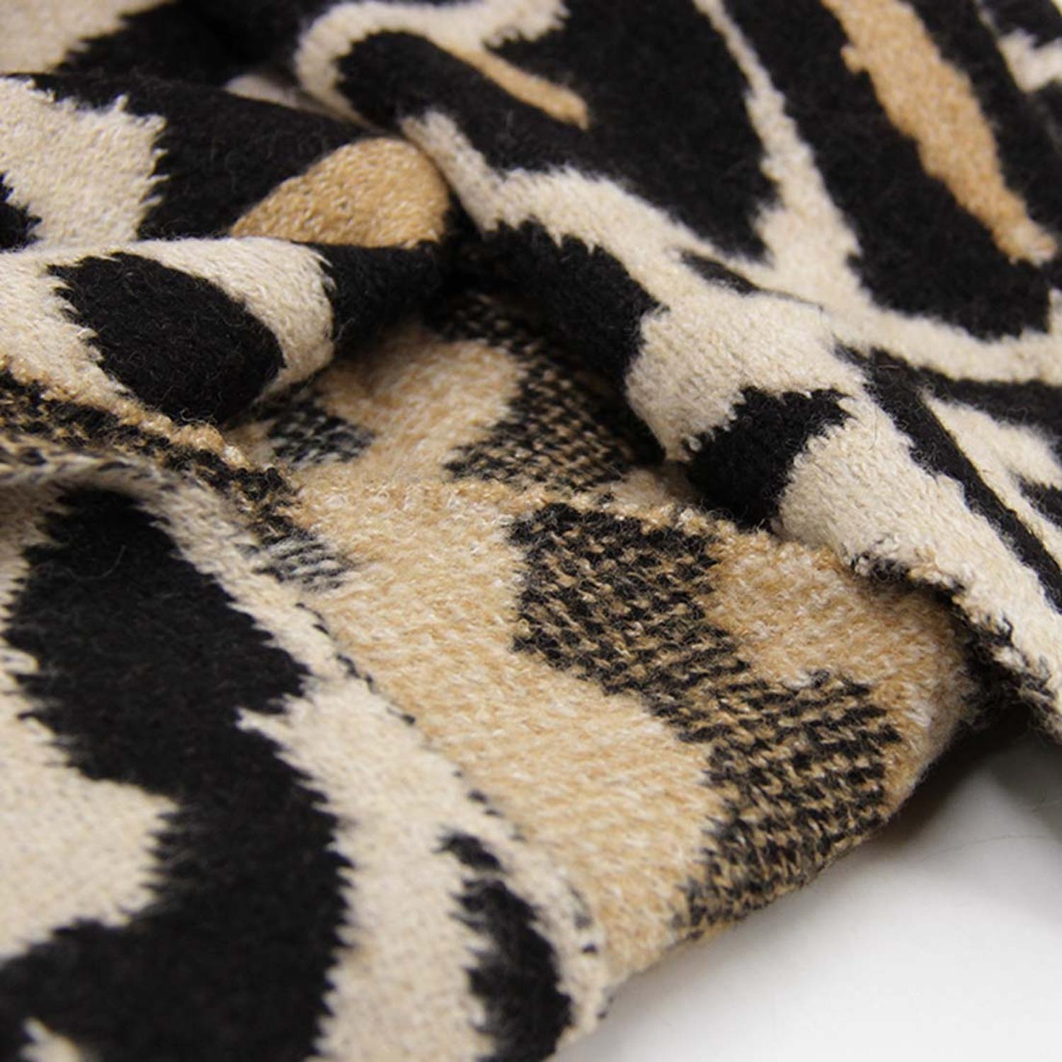 Bufanda / Chal Triangular Mujer Tejida Animal Print Invierno-4