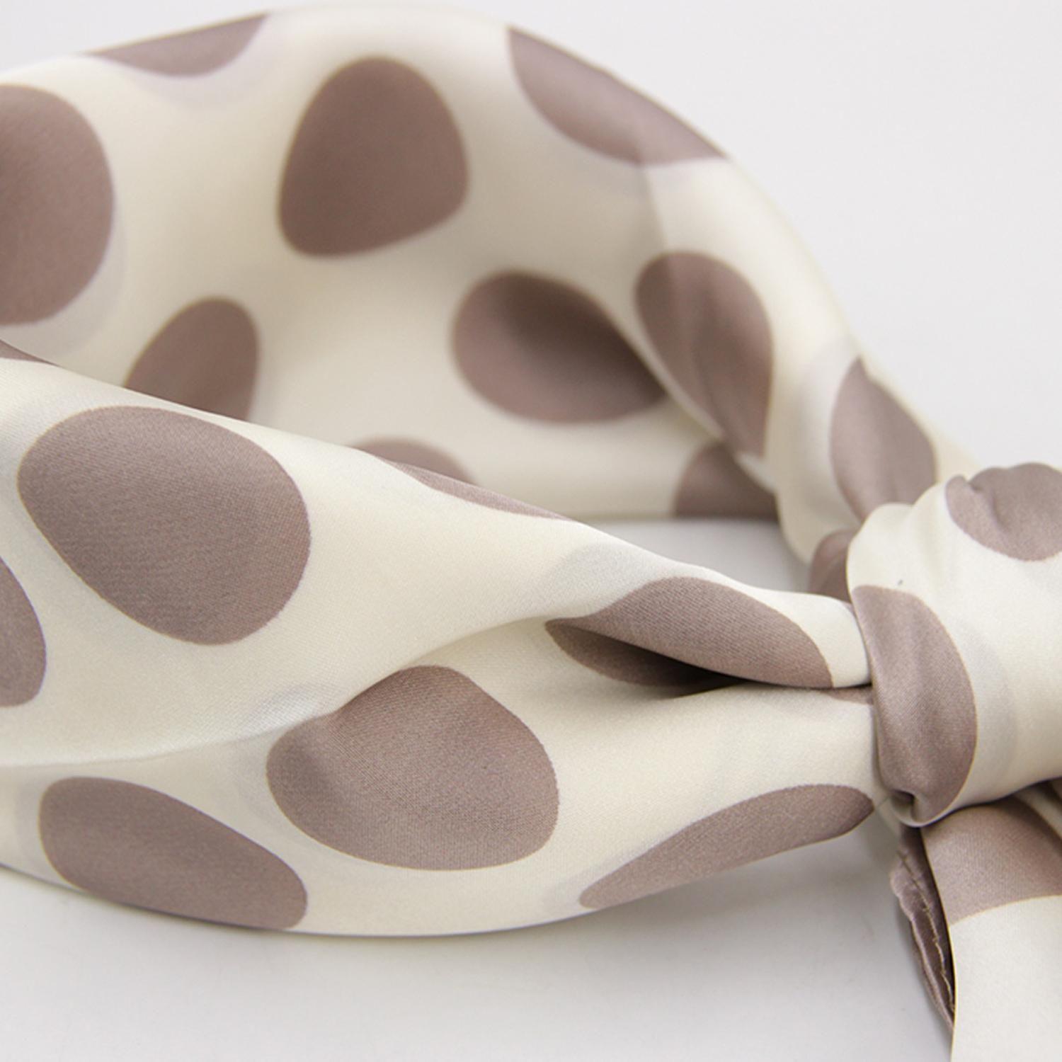 Pañuelo mediano de mujer tipo seda 90x90 162-3