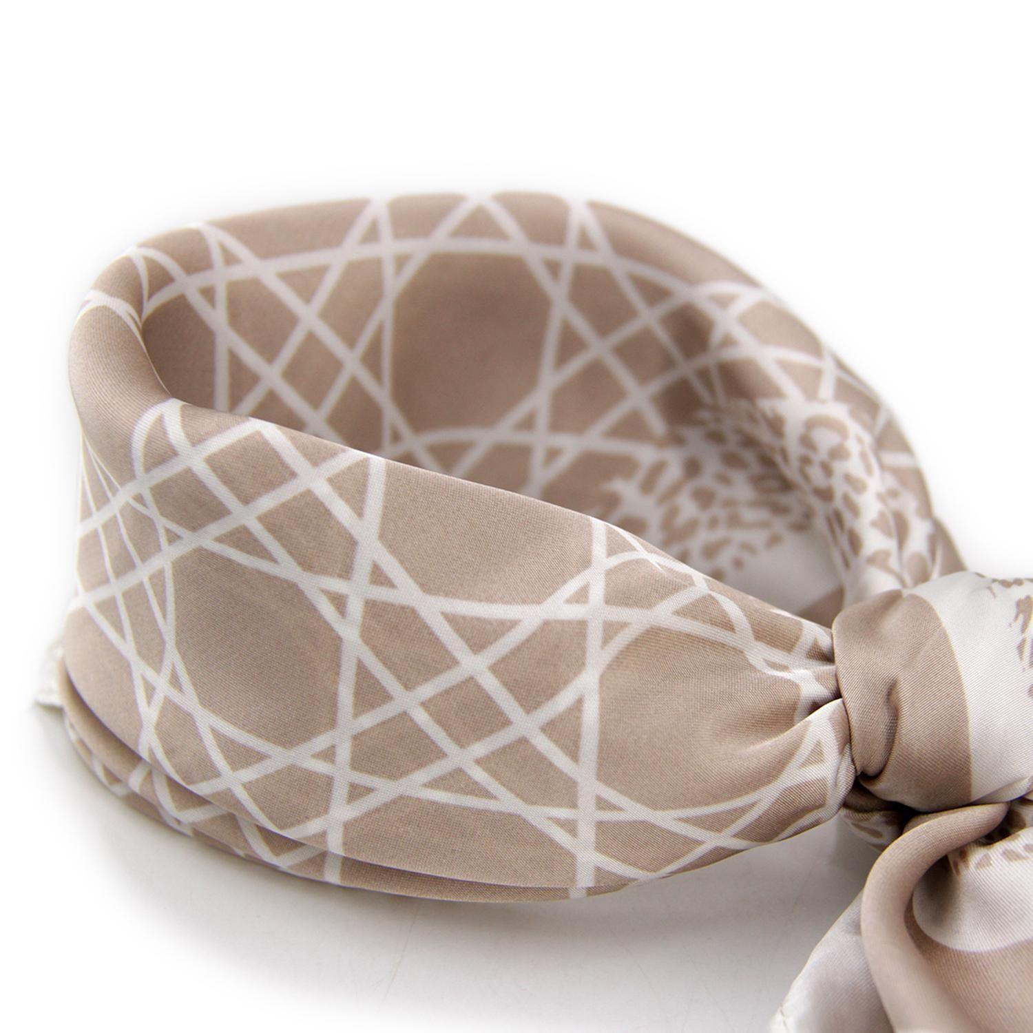 Pañuelo de mujer estampado geométrico satín-3