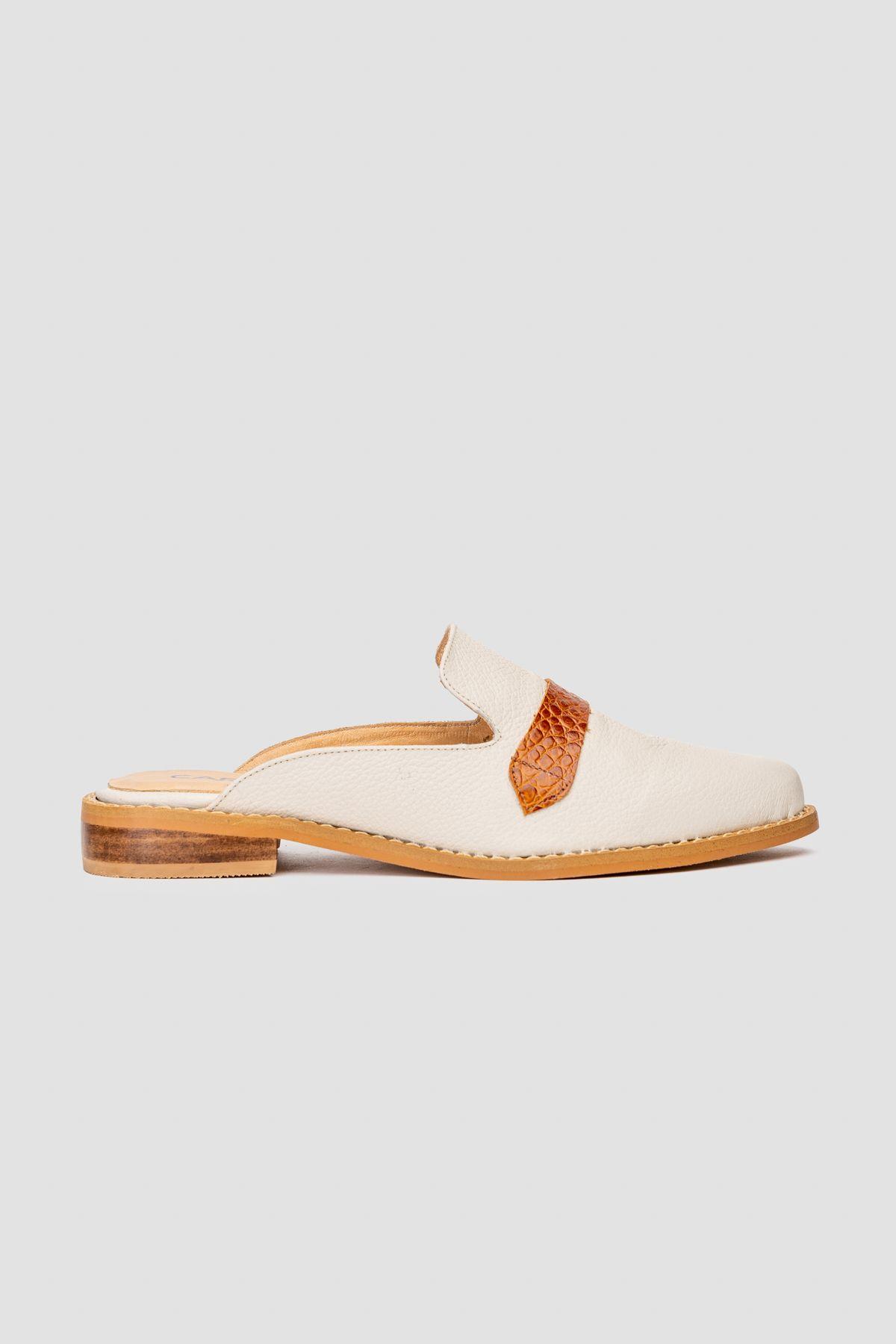 Babucha Cuero Amaranta Blanca Carishma-0