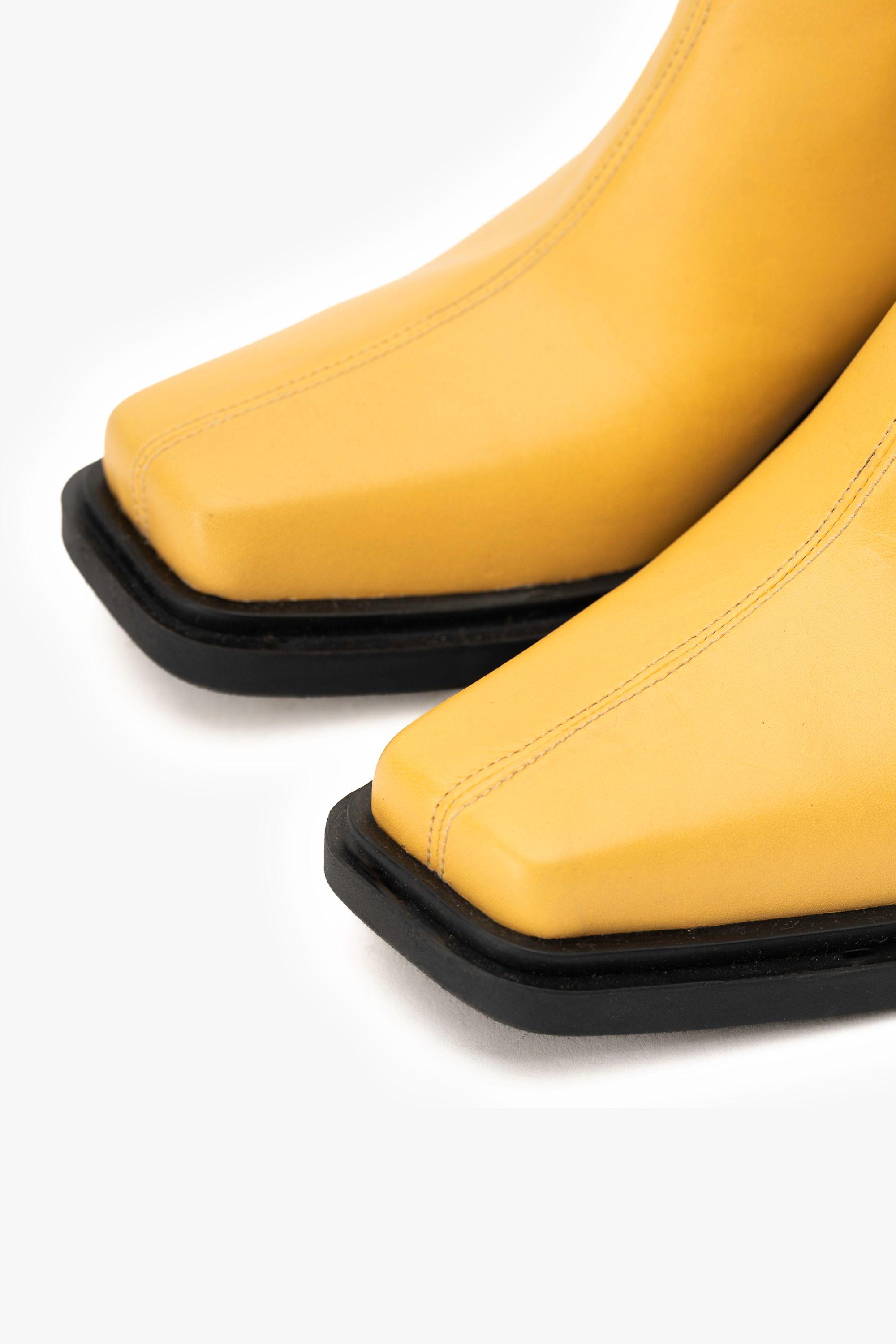 Botín Cuero Hela Amarillo Landazuri-5