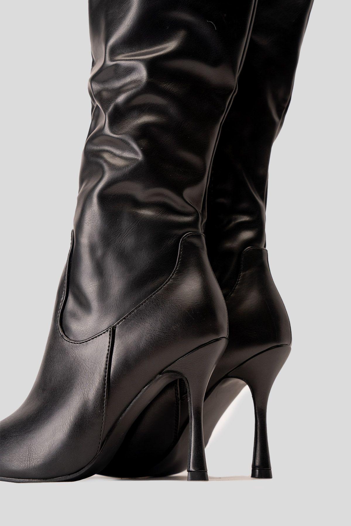 Bota Larga Mujer Negro Gunhilda Chinitown-3