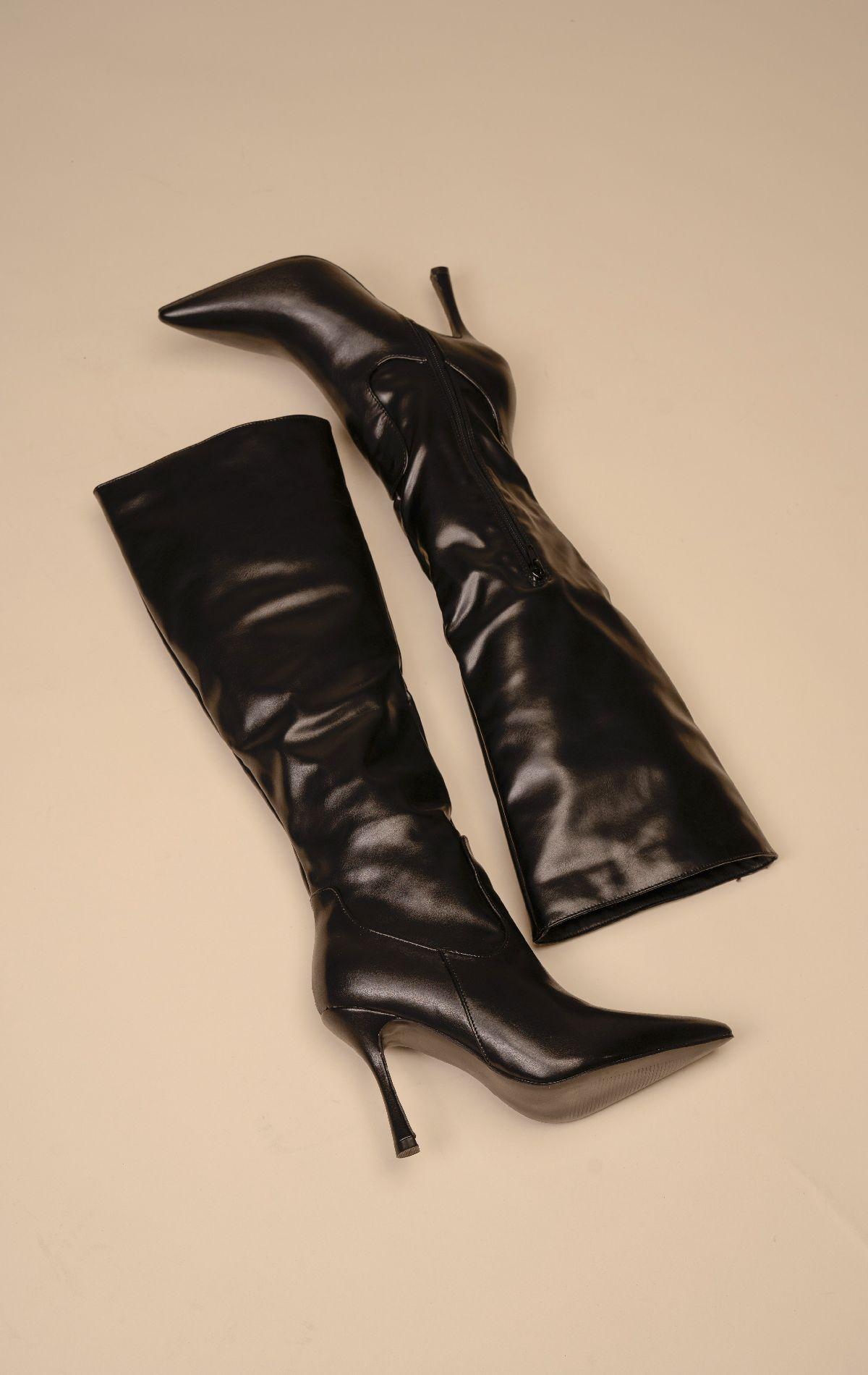 Bota Larga Mujer Negro Gunhilda Chinitown-4