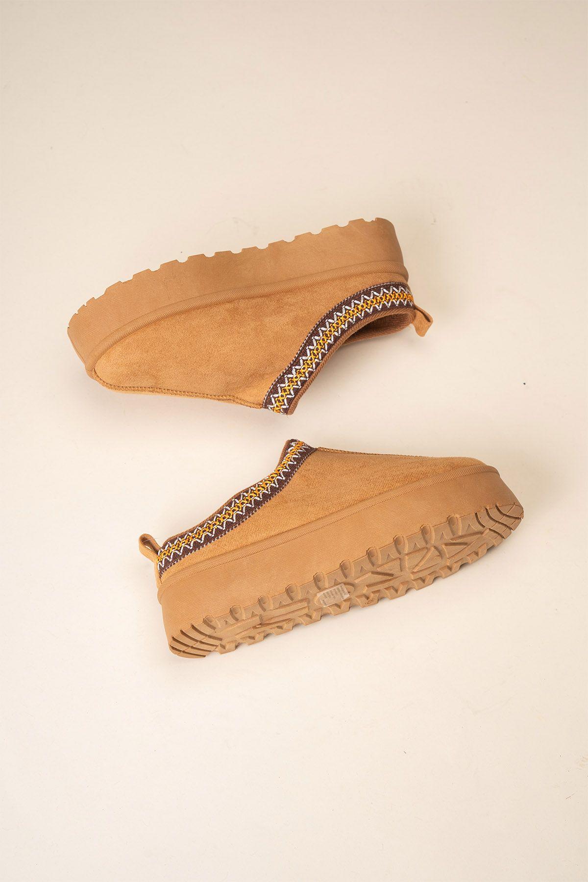 Pantufla Felpuda Mujer Camel Alisa Chinitown-4