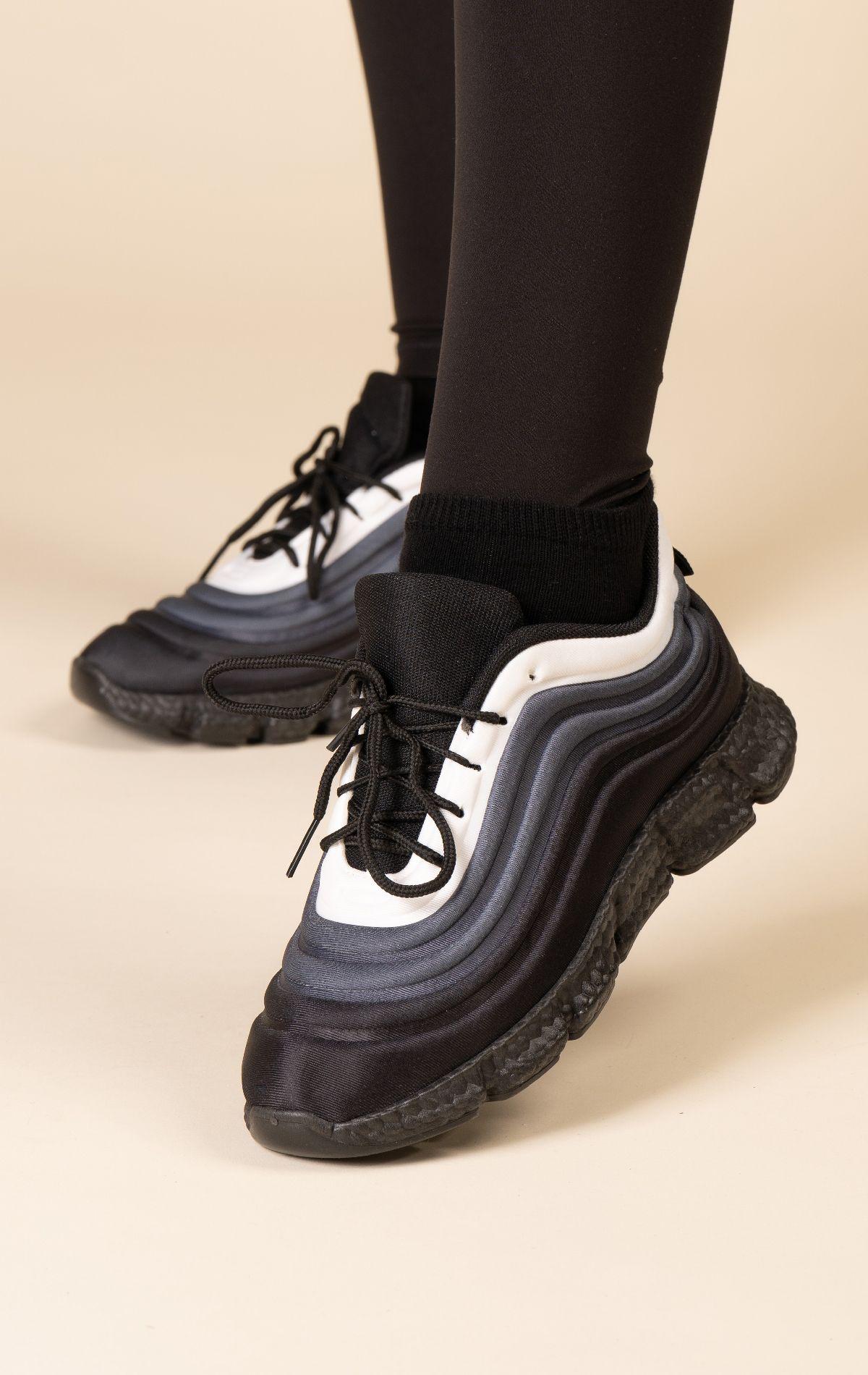 Zapatilla Deportiva Negro Mujer Jessie Chinitown-4