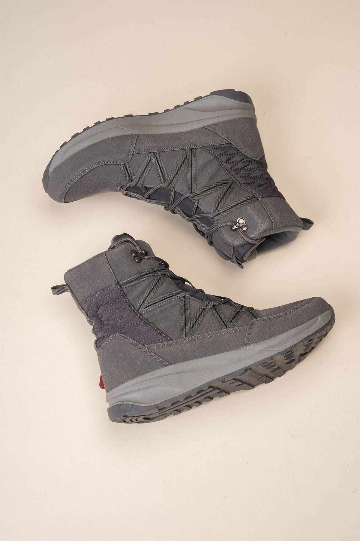 Bota Outdoor Mujer Gris Saskia Chinitown-3