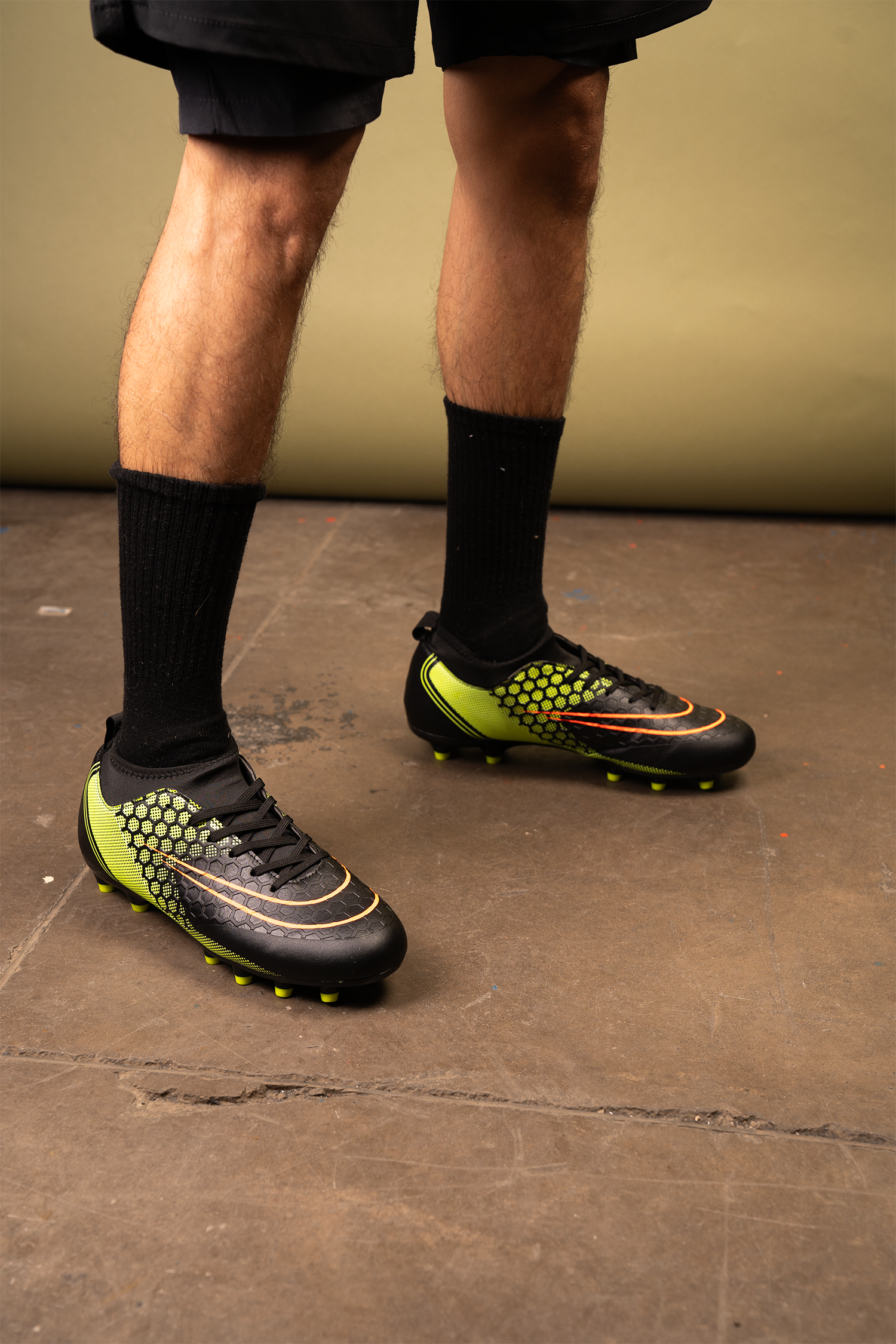 Zapatilla Futbol Hombre Negro Hasani Apóstol-1