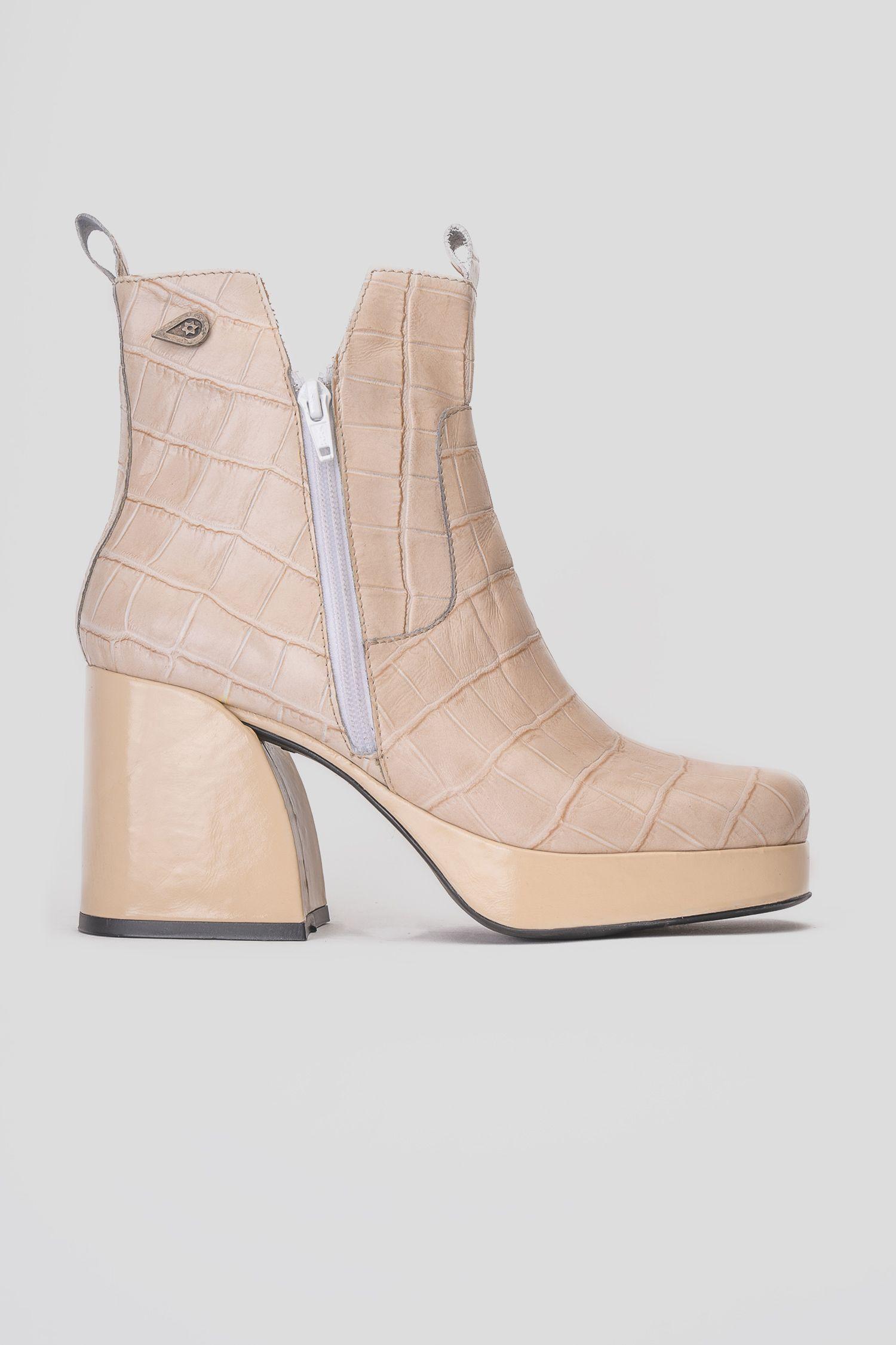 Botín Cuero Aspasia Crema Landazuri-0