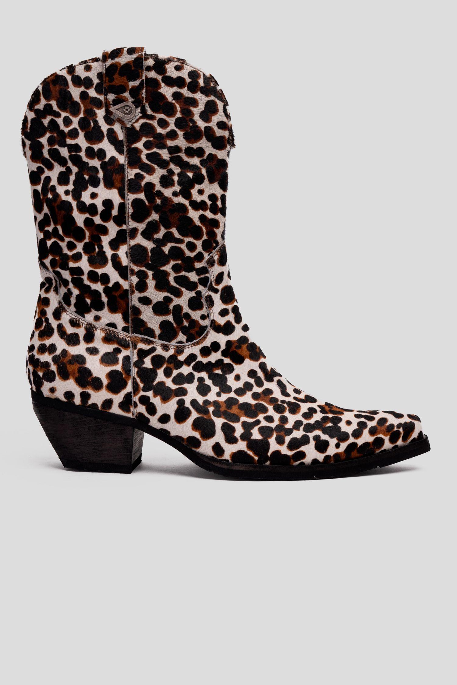 Bota Cuero Vaquera Altar Print Landazuri-0