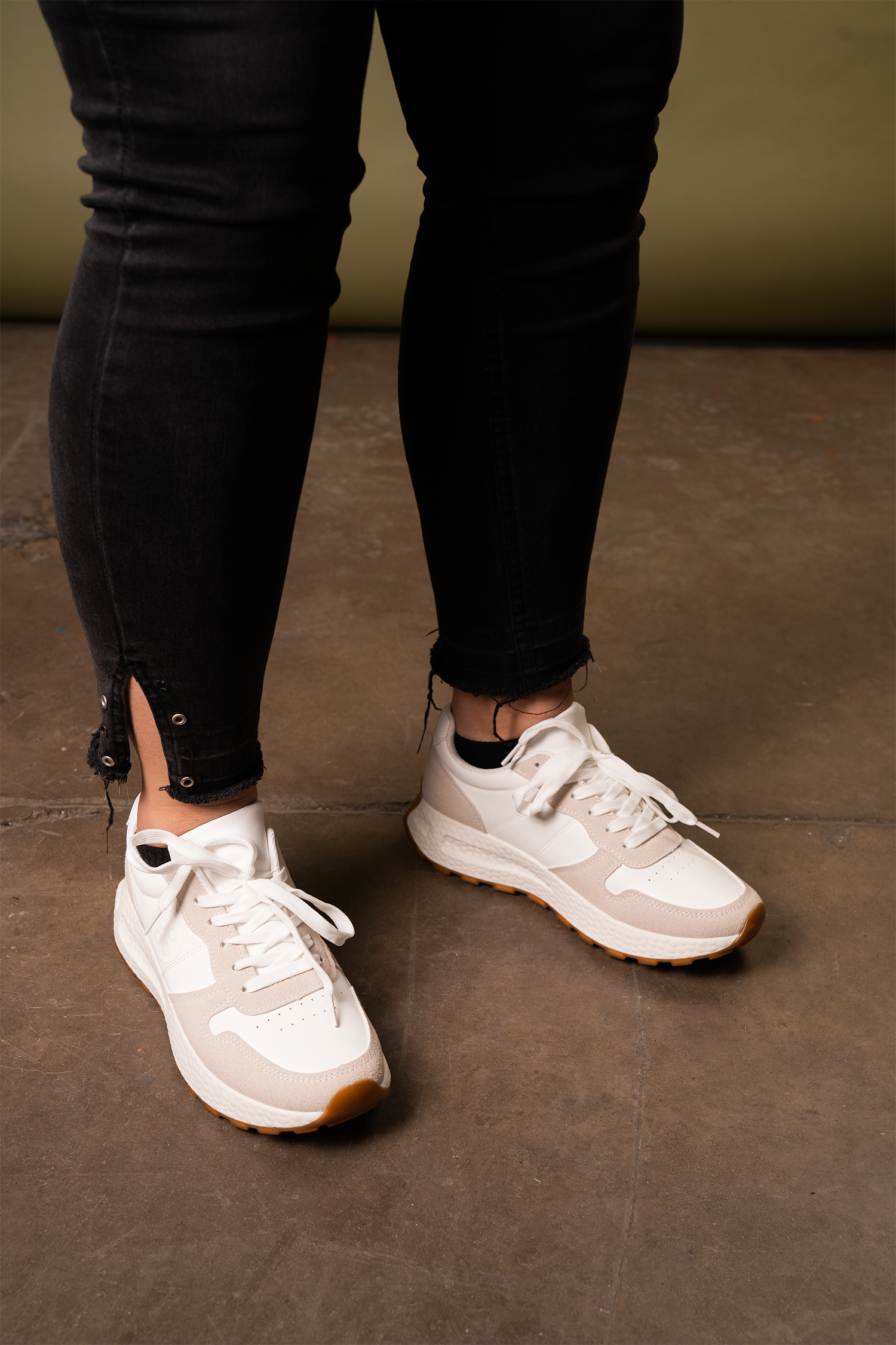 Zapatilla Mujer Beige Tabia Chinitown-1