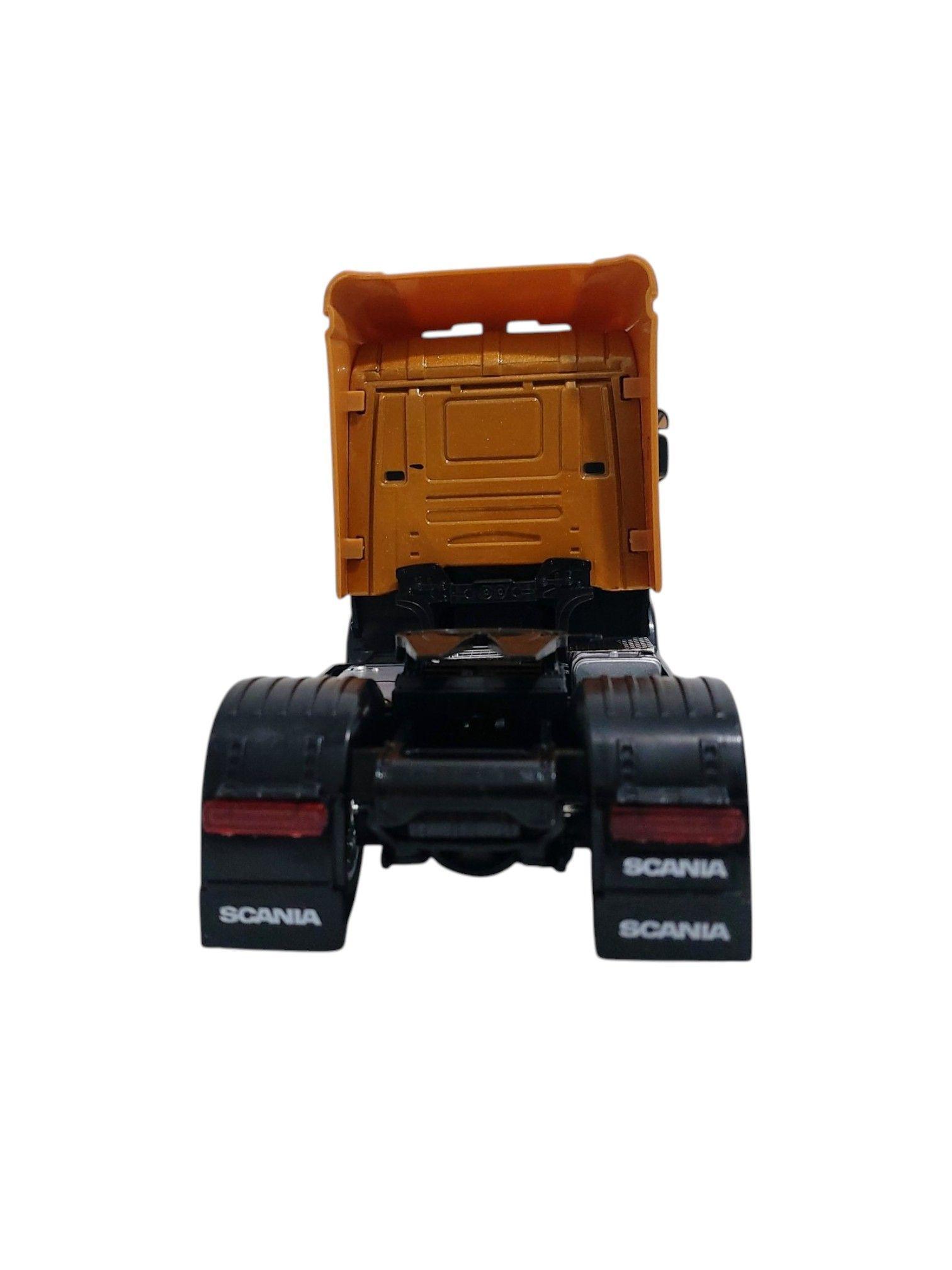 Camion Scania R470 a escala 1 32 Naranjo-4