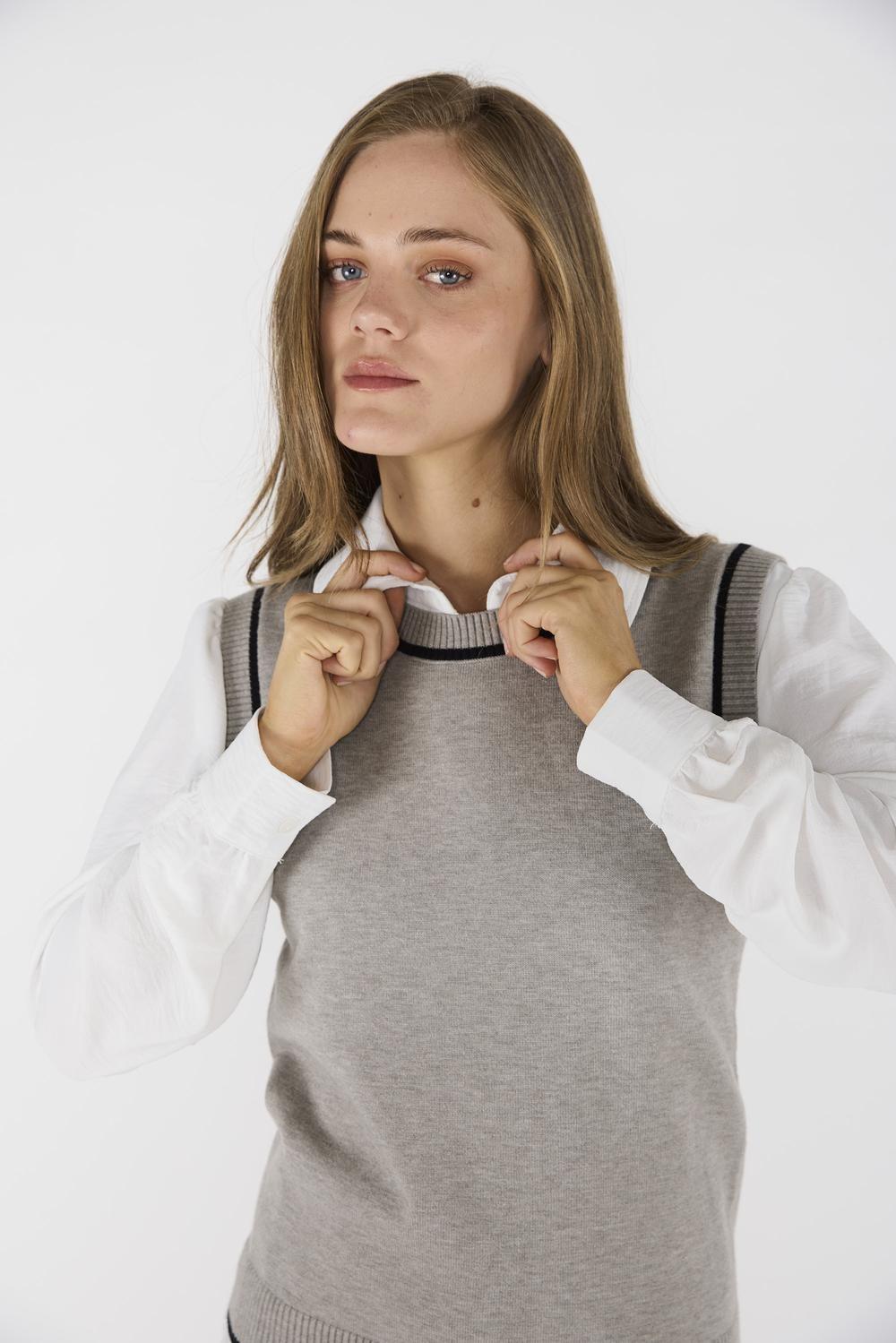 Sweater Vest Victoria Gris-1