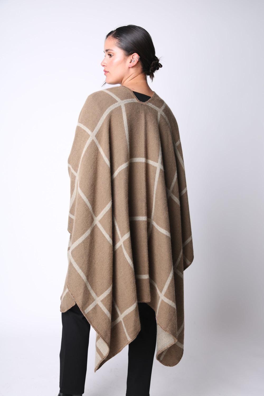 Ruana Victoria Beige Woman by Eclipse-1