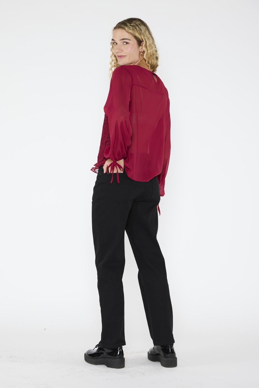 Blusa Romántica Guadalupe Burdeo-2