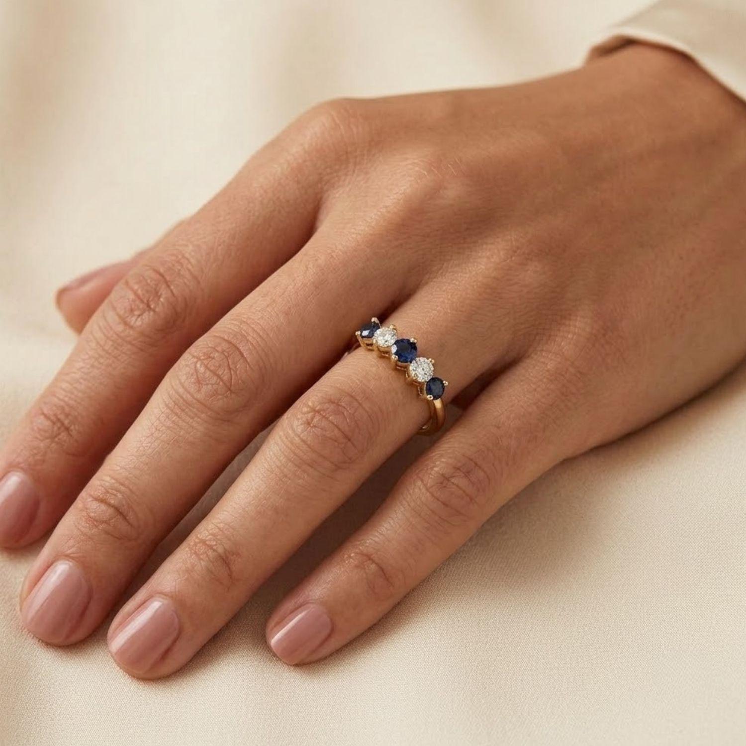Anillo Oro Miel 18kt Cinco Piedras con Circonita Zafiro-3