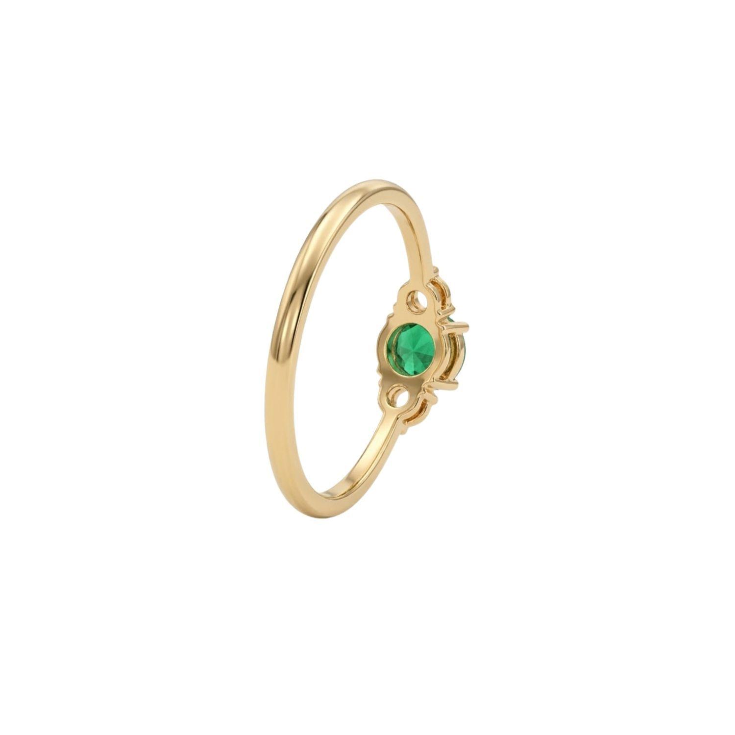 Anillo Oro Miel 18kt Trilogía con Circonita Esmeraldina-1