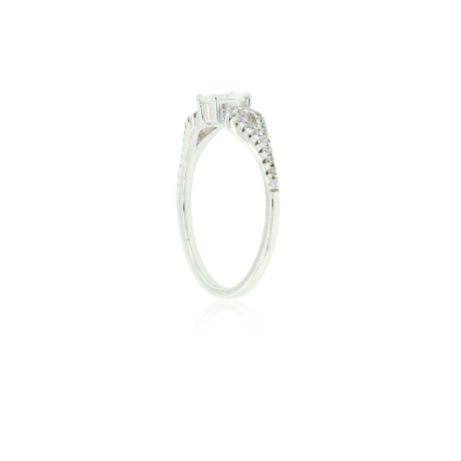 Anillo de Plata Esterlina 925 Solitario en Gota-1