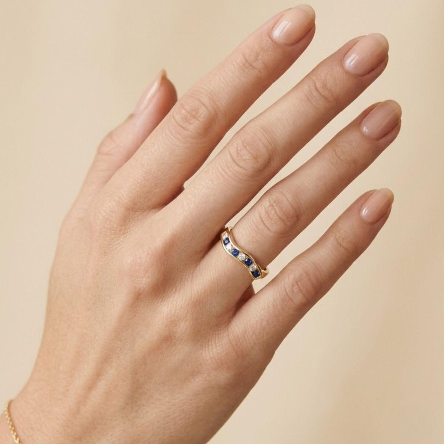 Anillo Oro Miel 18kt Brisa con Zafiros y Circonitas-3
