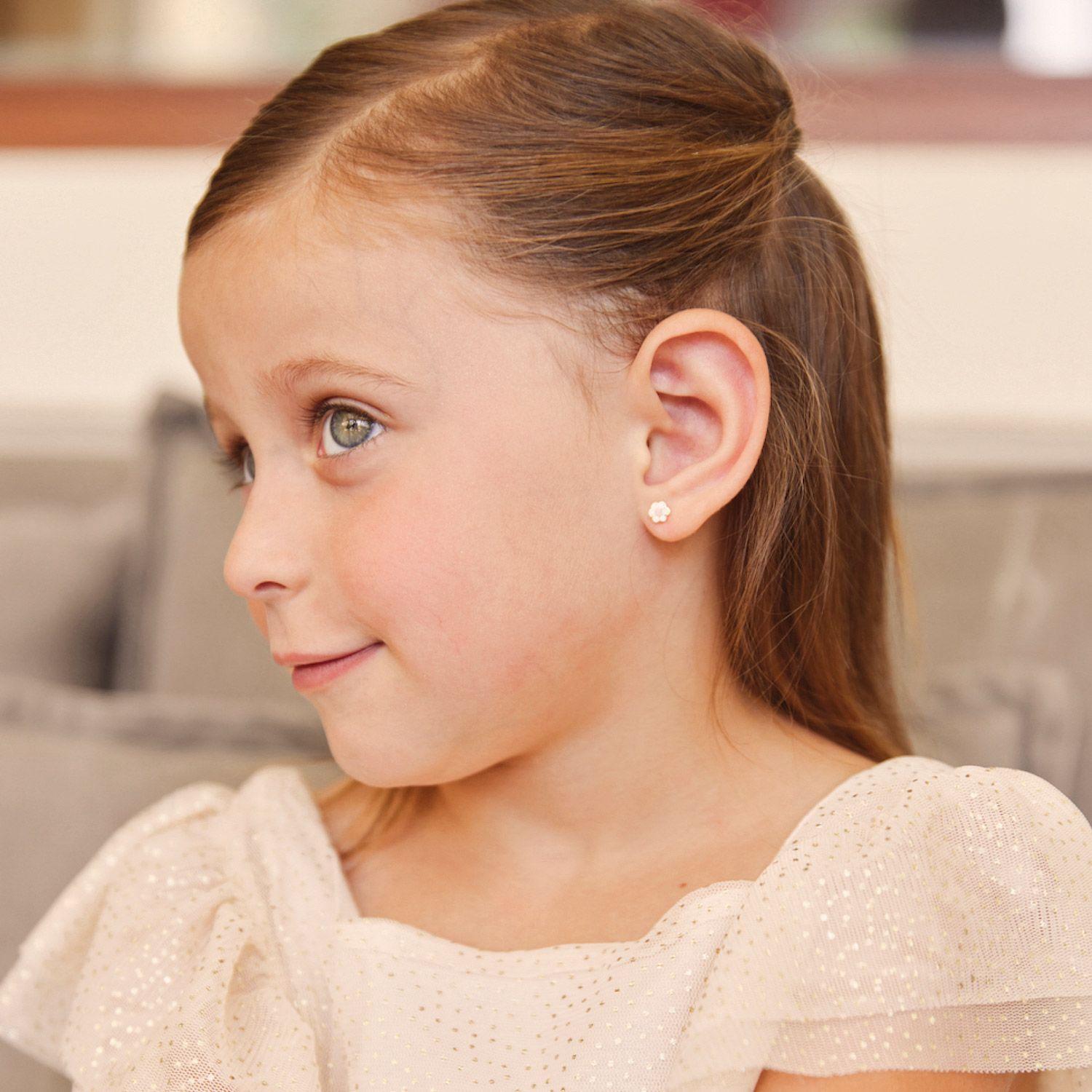 Aros de Oro 18kt Flor Esmaltada Punto Rosa-3