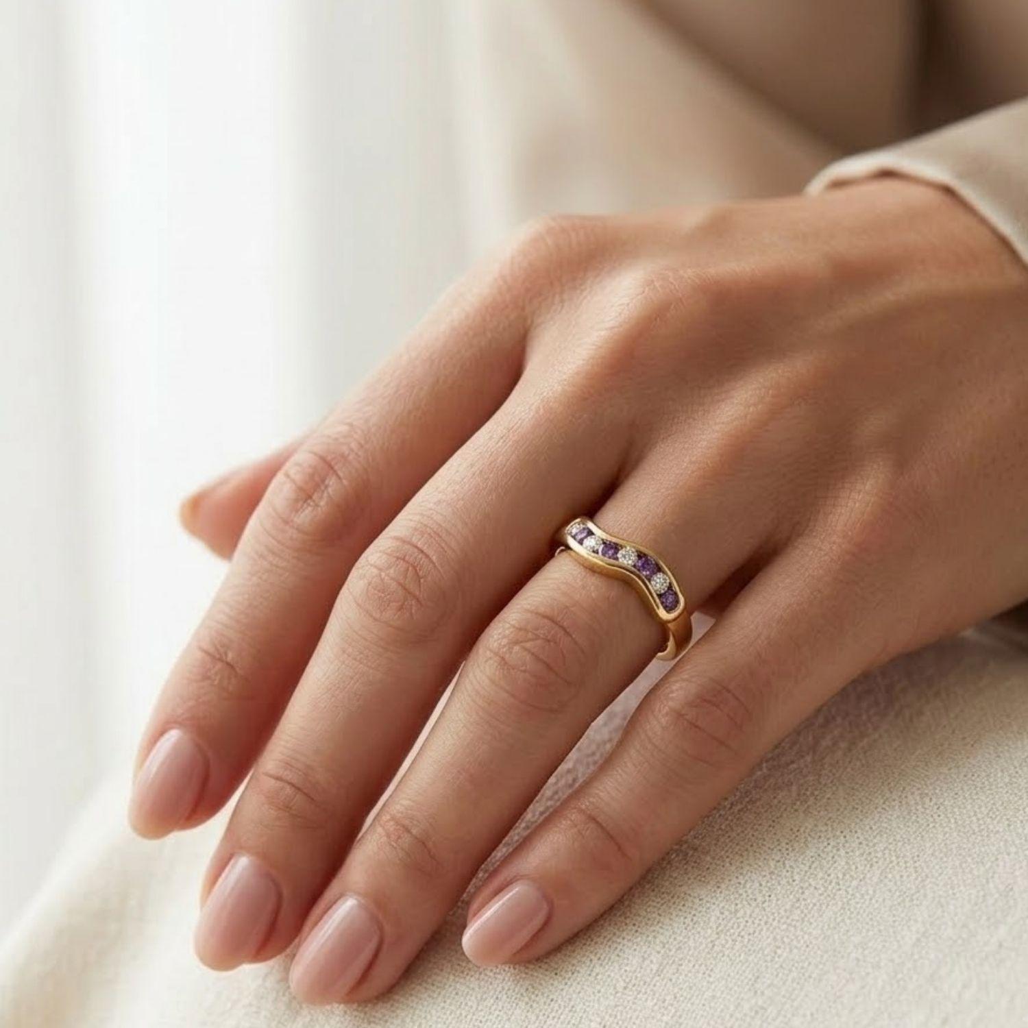 Anillo Oro Miel 18kt Brisa con Amatistas y Circonitas-3