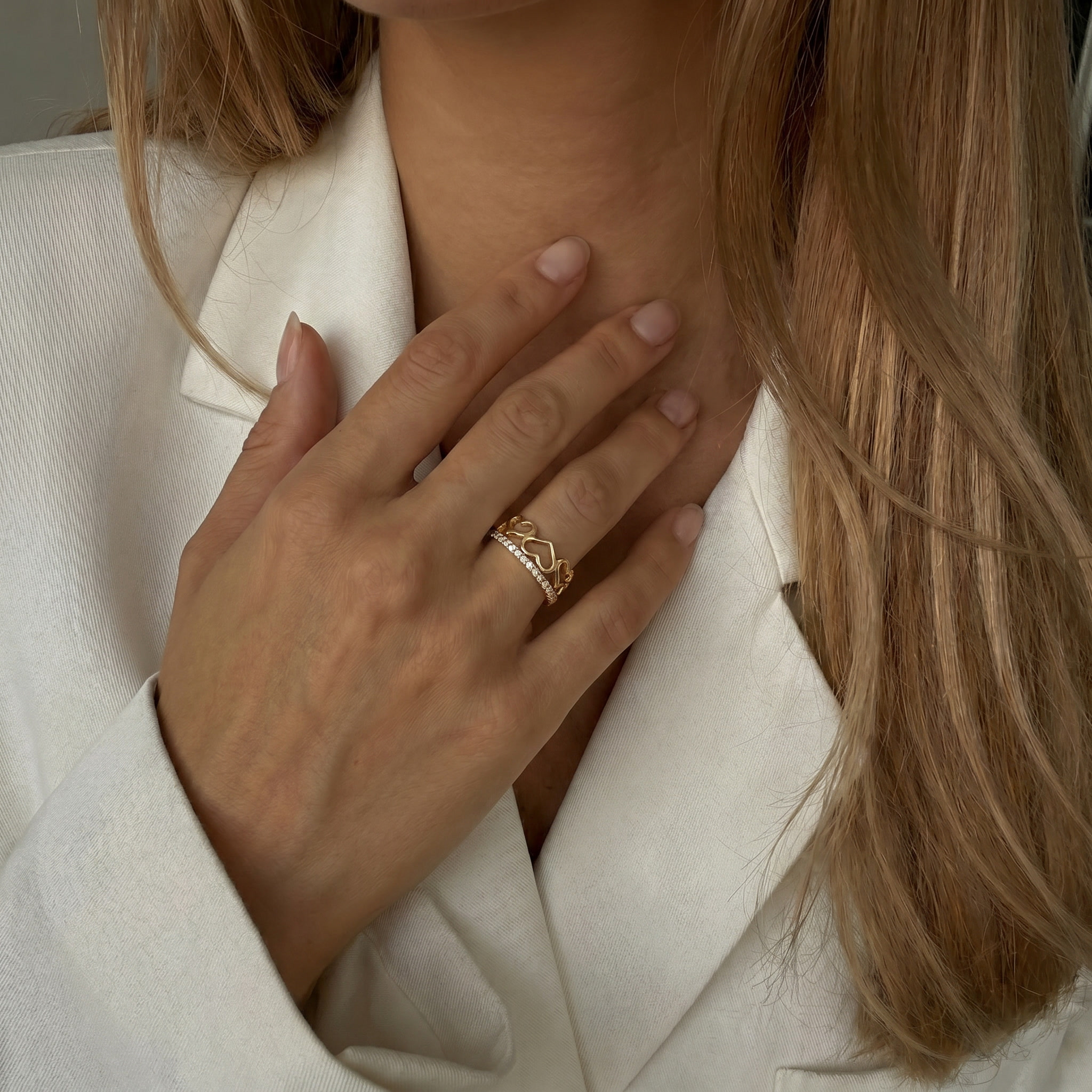 Anillo de Oro Amarillo 18kt Corona de Corazones Circonitas-4