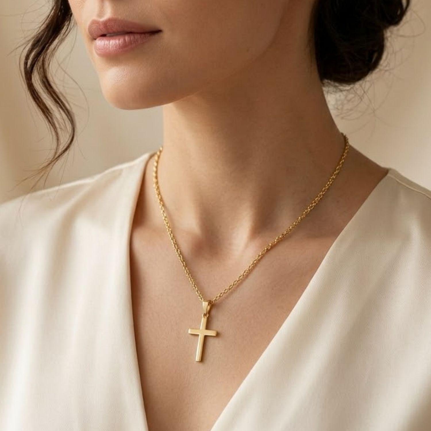 Colgante de Oro Miel 18kt Cruz Plana Pequeñ-3