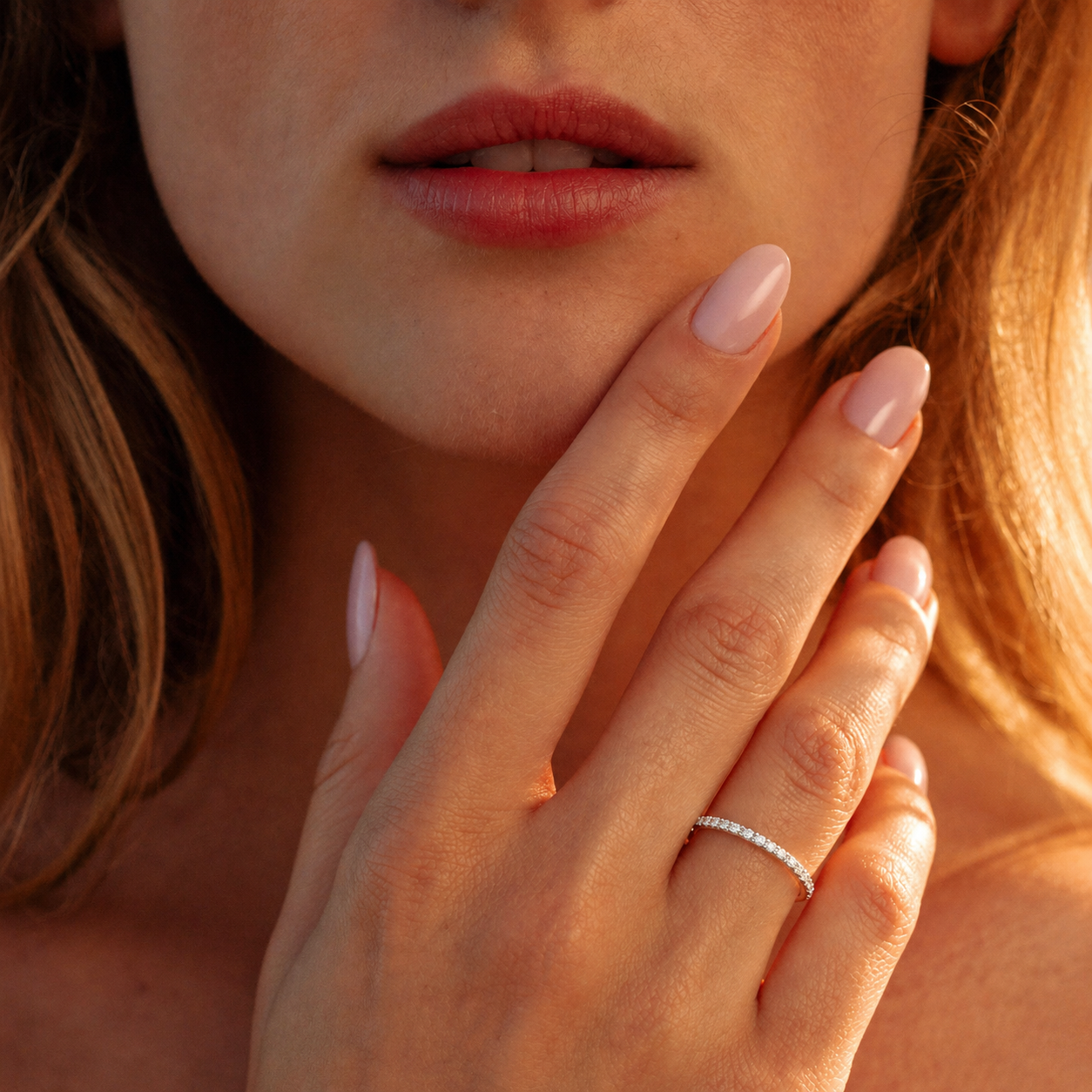 Anillo Oro Blanco 18kt Diamantes 12Pts Medio Cintillo-3