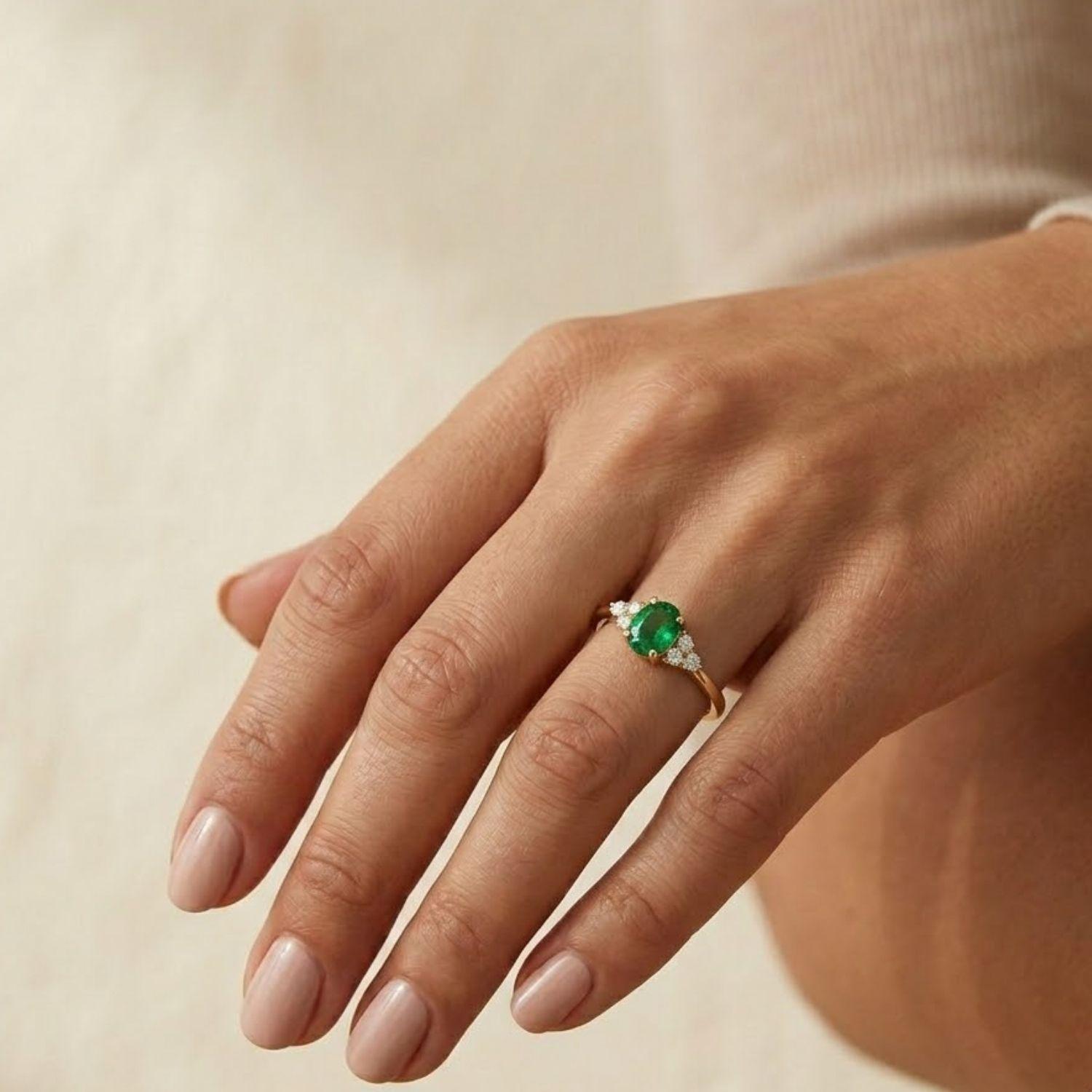 Anillo Oro Miel 18kt Imperial con Esmeraldina y Circonitas-3