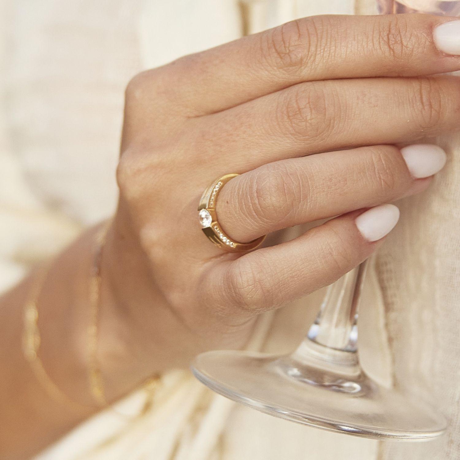 Anillo Compromiso de Oro de 18kt Solitario cuadrado-3