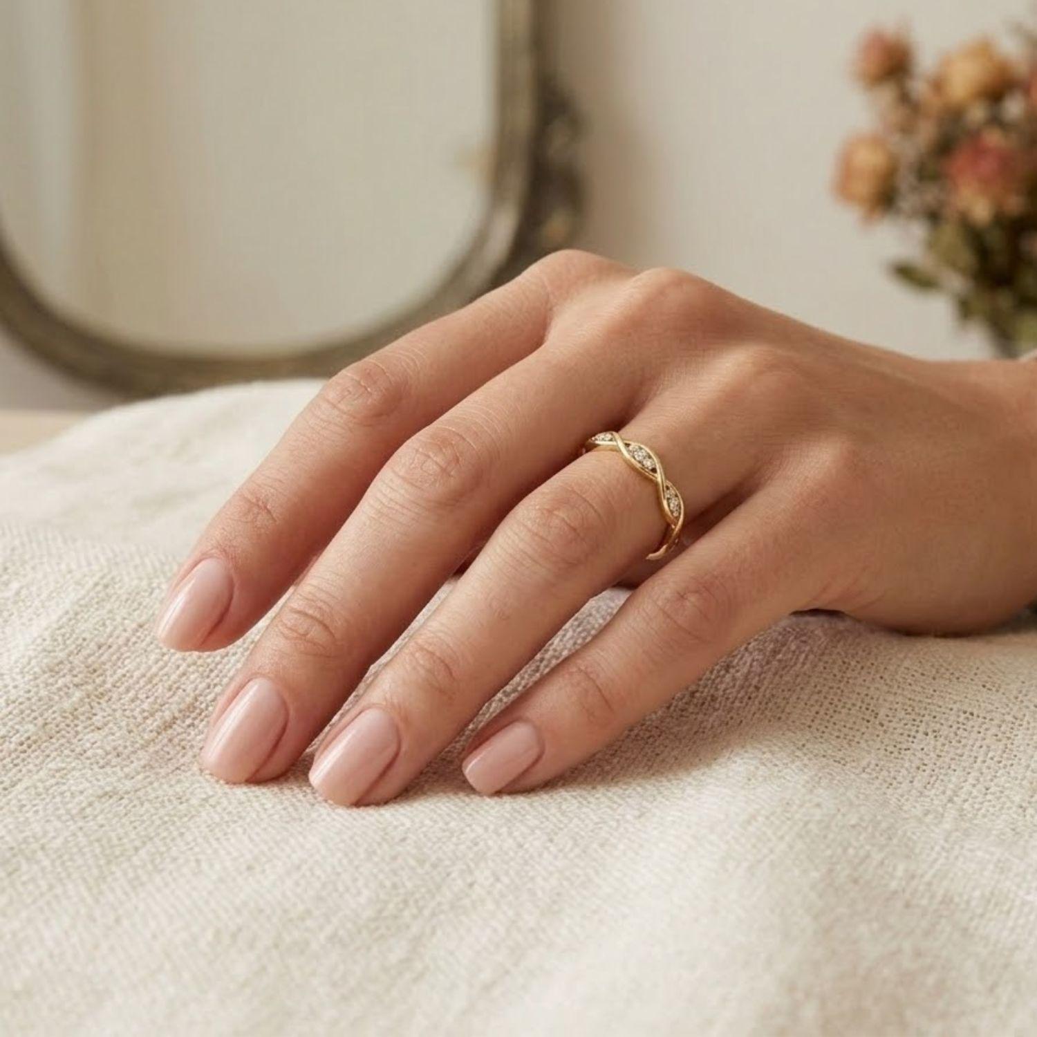 Anillo de Oro 18Kt  Curva Circon-3