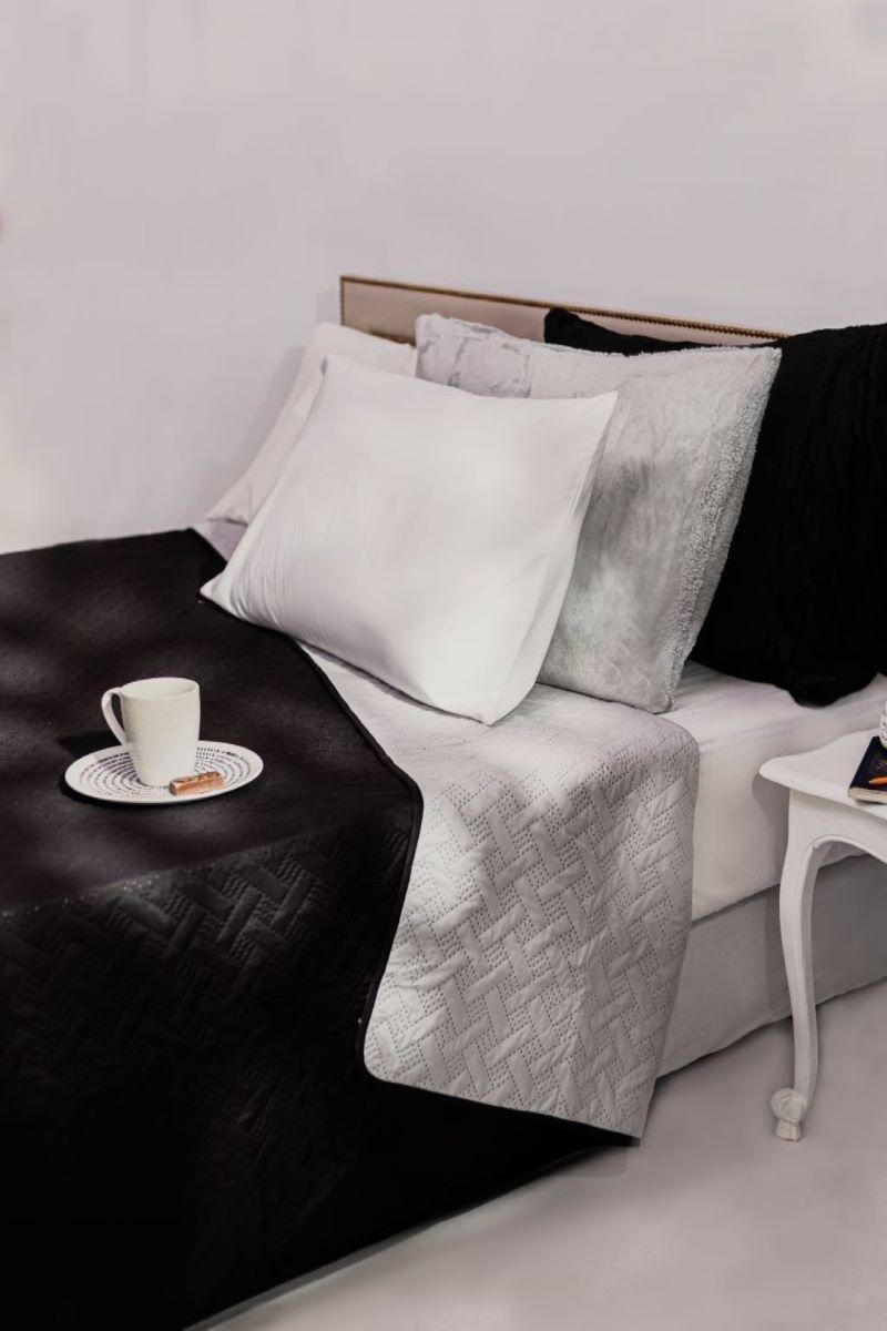 Quilt 1.5 Plazas Bicolor Cubrecama Reversible Negro/Gris-0