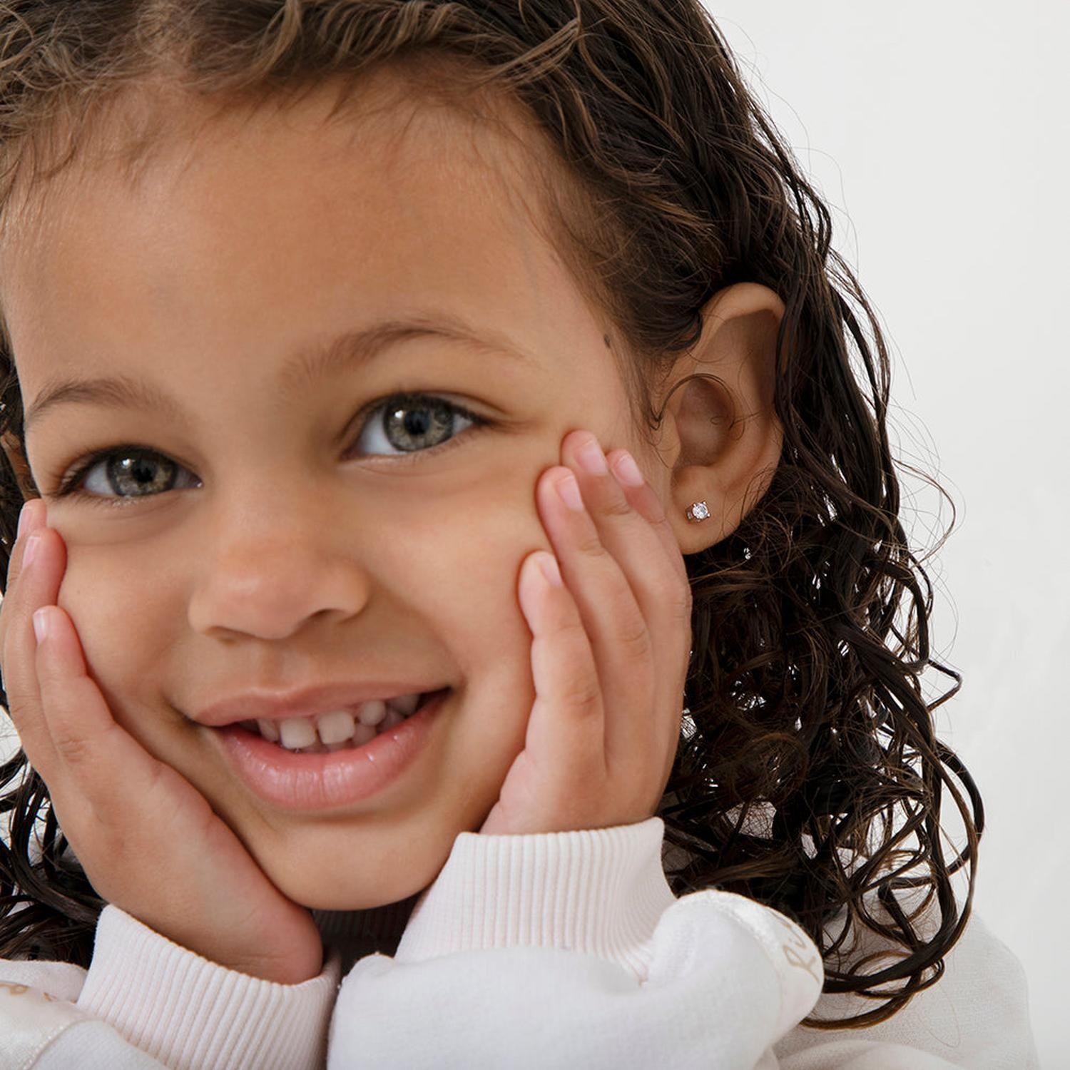 Aros solitario redondo con circones cuatro puntas de plata 925-2