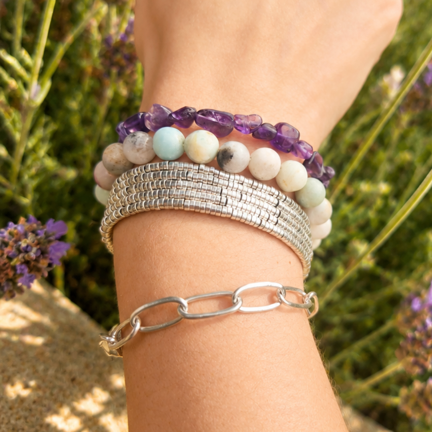 Pulsera elasticada de piedra amatista natural – protección y paz interior para el día a día-2