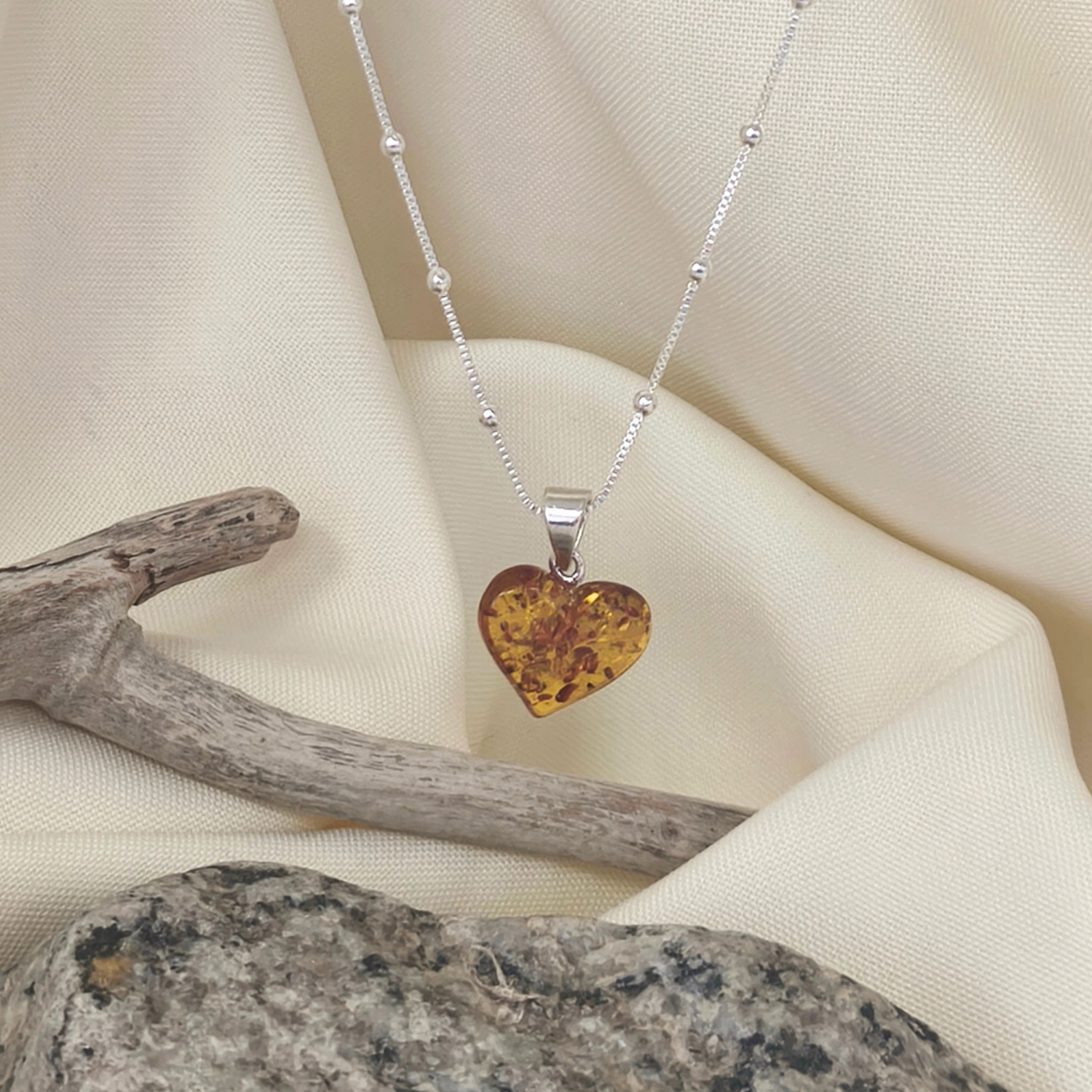 Corazón ámbar báltico con cadena de plata 925-2