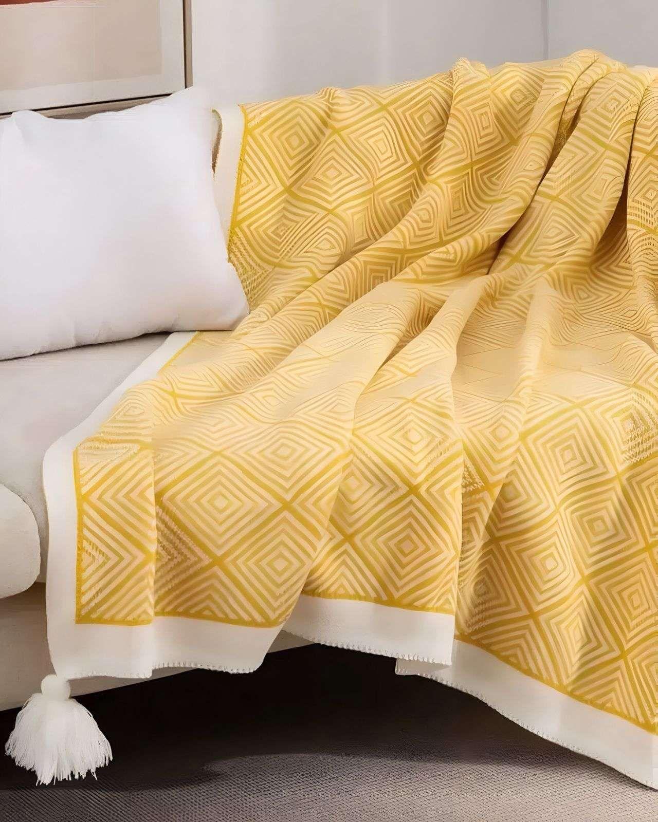 Mantas para sofas camas u oficinas con pompon 130x150 cm Amarillo-2