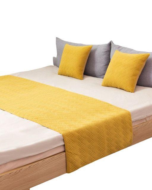 JUEGO DE PIECERA DE CAMA MAS 2 COJIN CON FUNDAS MODELO PLUSH AMARILLO-1