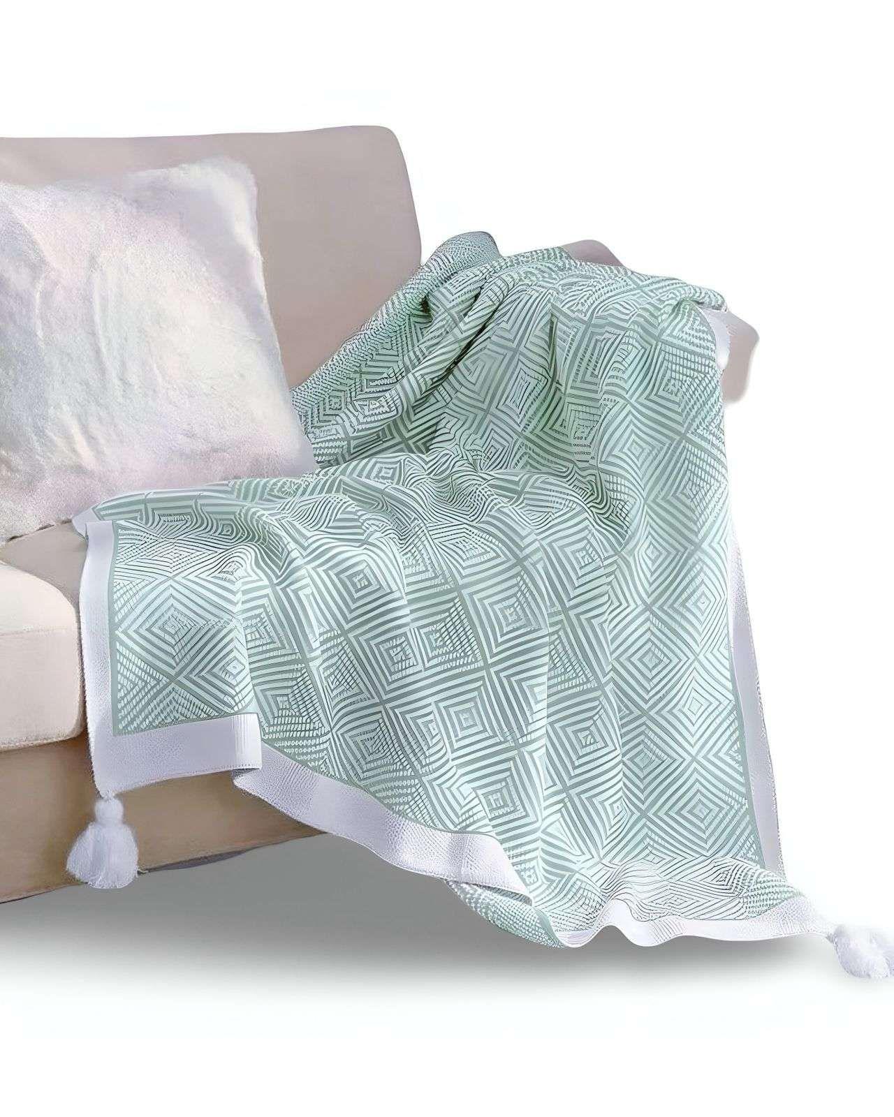 Mantas para sofas camas u oficinas con pompon 130x150 cm Verde-0