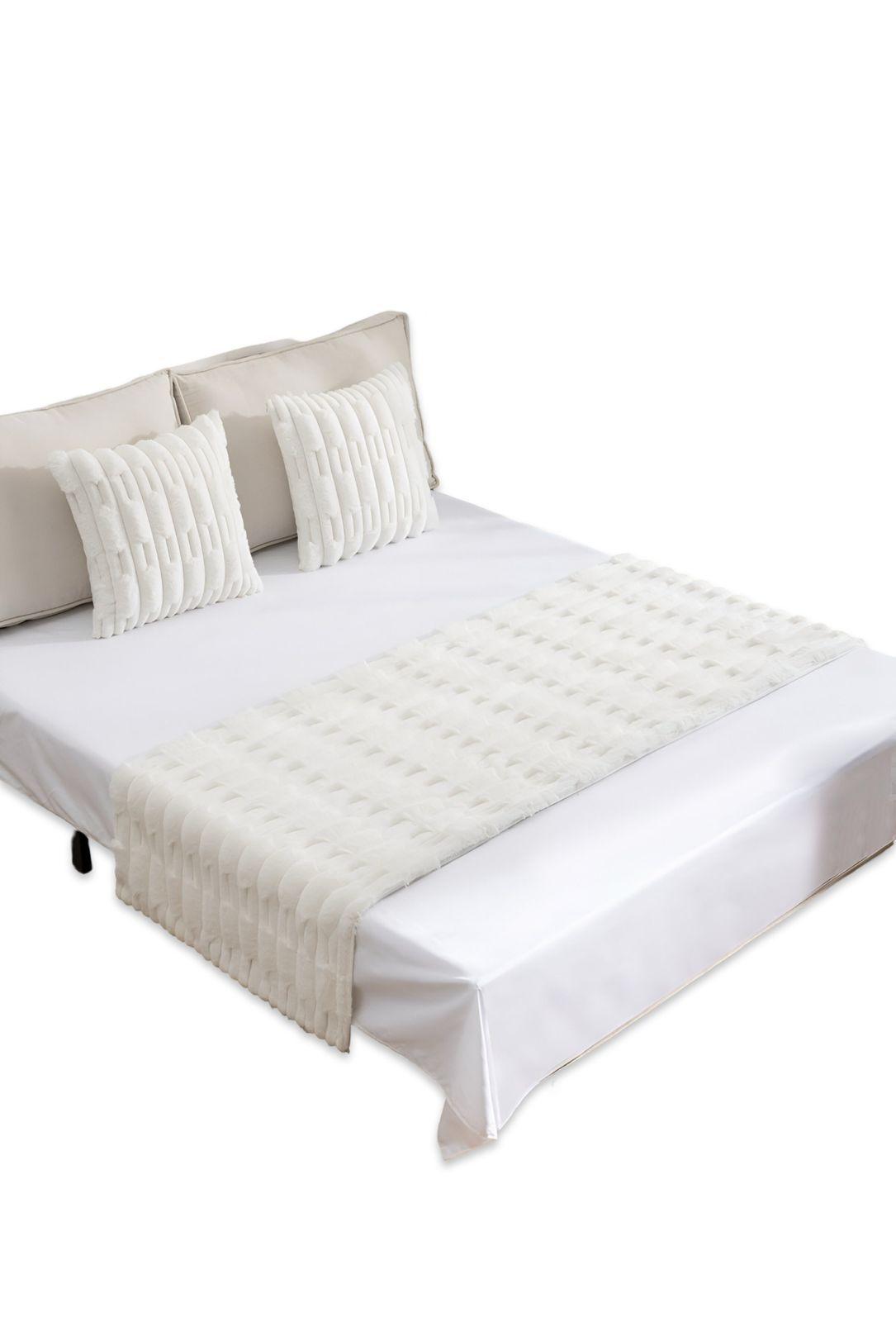 JUEGO DE PIECERA DE CAMA MAS 2 COJIN CON FUNDAS MODELO BAMBÚ BLANCO-2