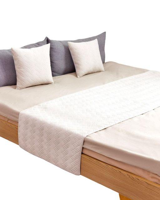 JUEGO DE PIECERA DE CAMA MAS 2 COJIN CON FUNDAS MODELO PLUSH BLANCO-2