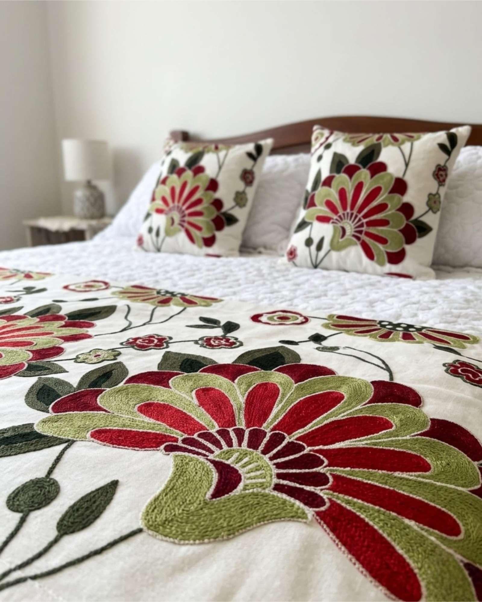 Piecera Manta de Cama Texturizada con Bordado Botanico P8-0