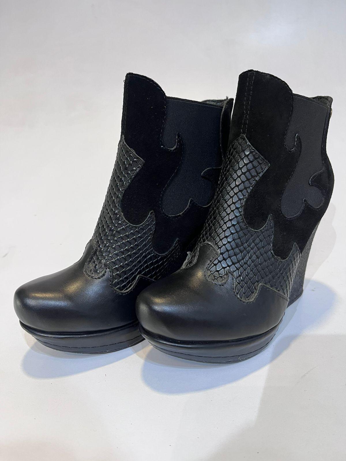 Botín Tamara Negro Exotica-1