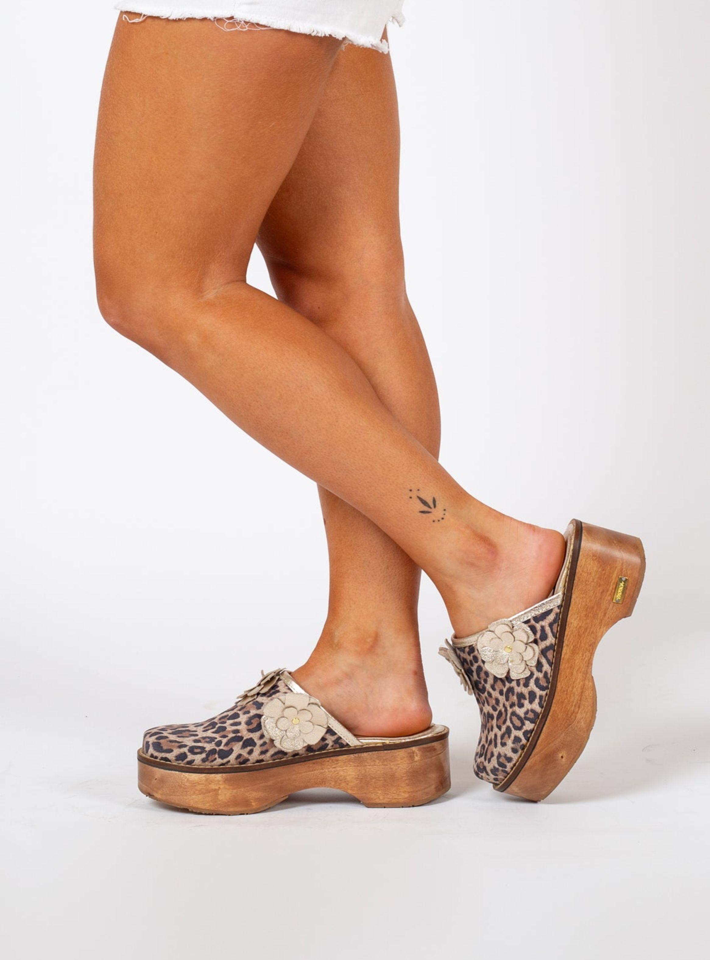 Zueco Dina Flores Animal Print Dorado Exotica-0